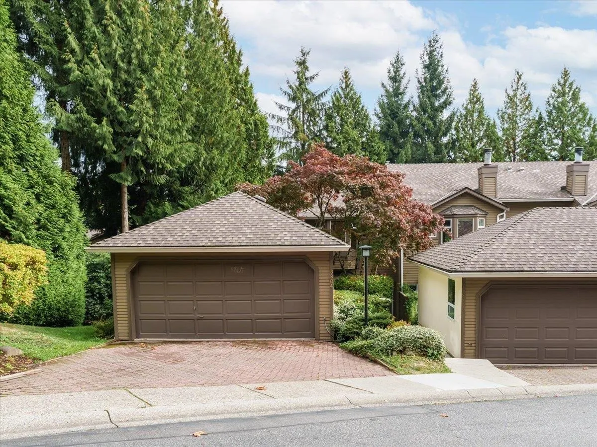 8804 Robins Court