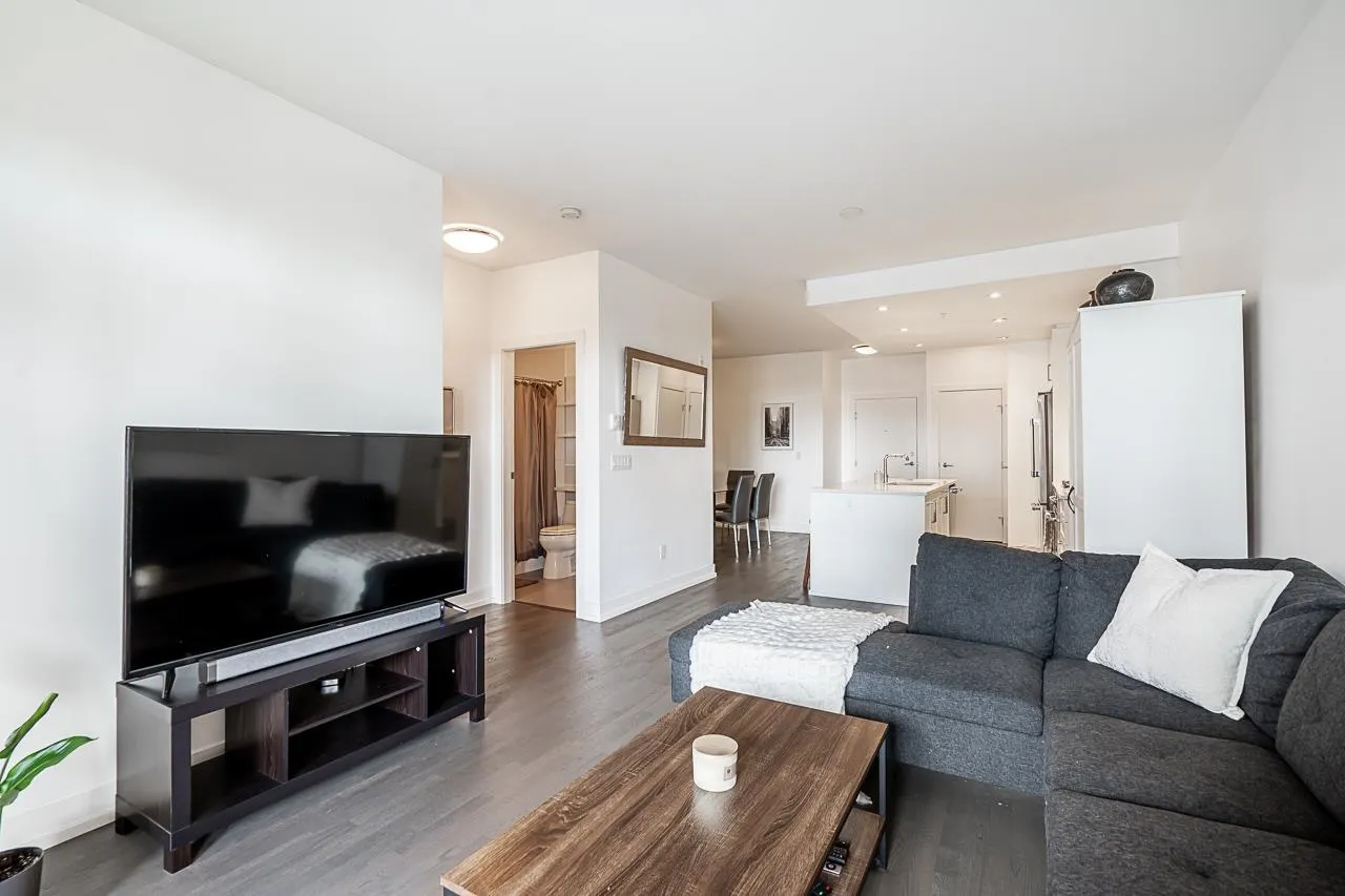 405 1420 Johnston Road