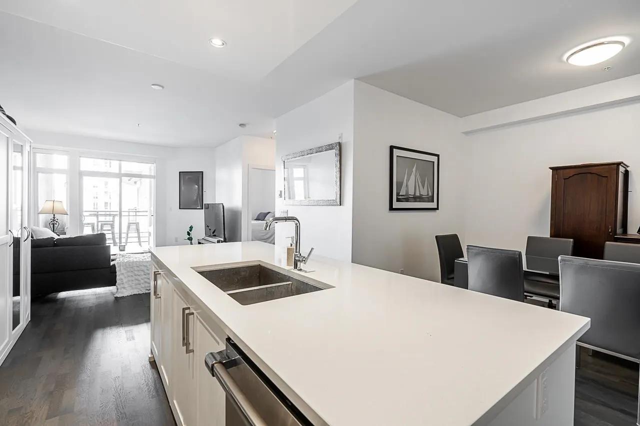 405 1420 Johnston Road