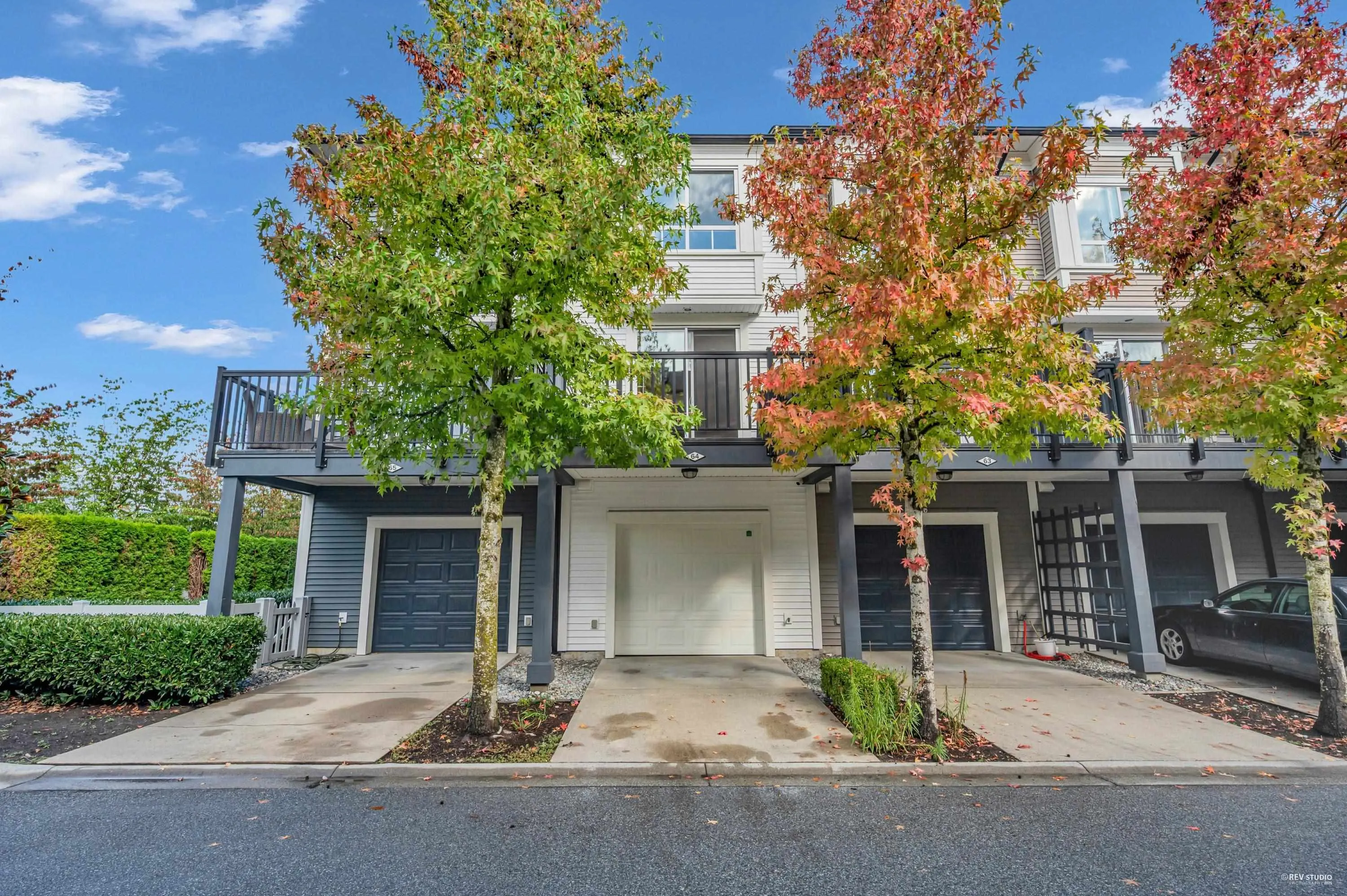 64 2423 Avon Place