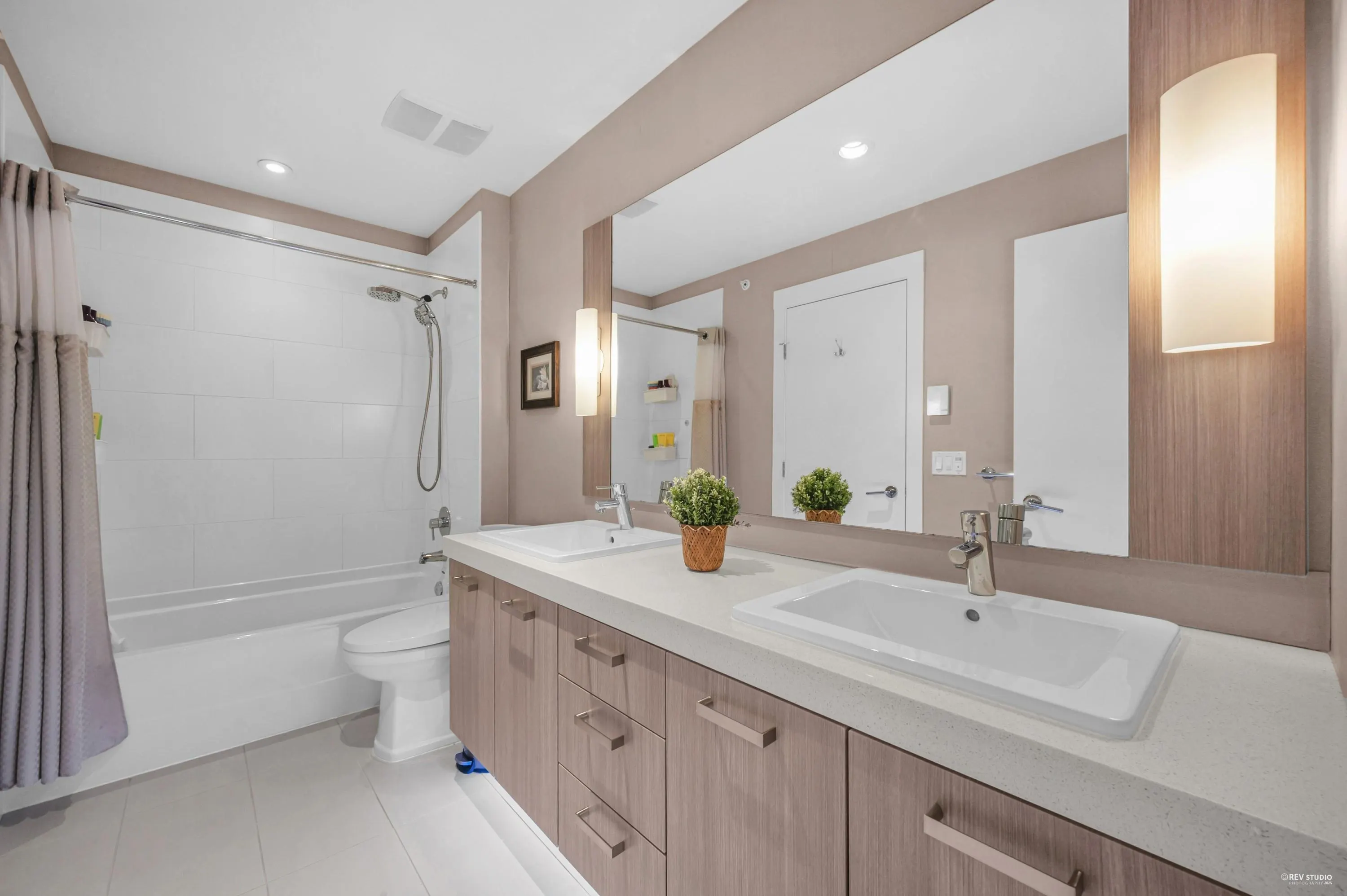 64 2423 Avon Place