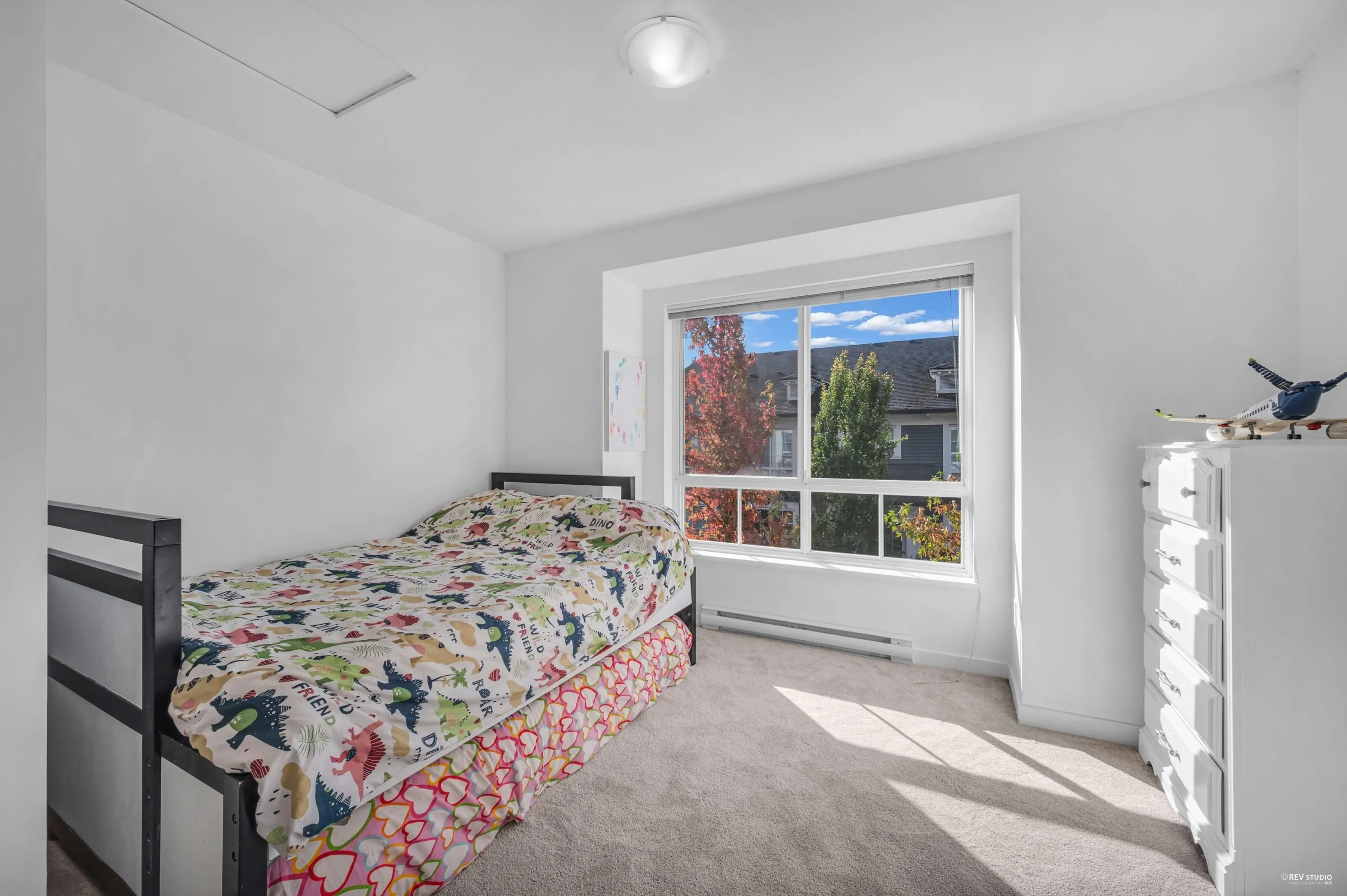 64 2423 Avon Place