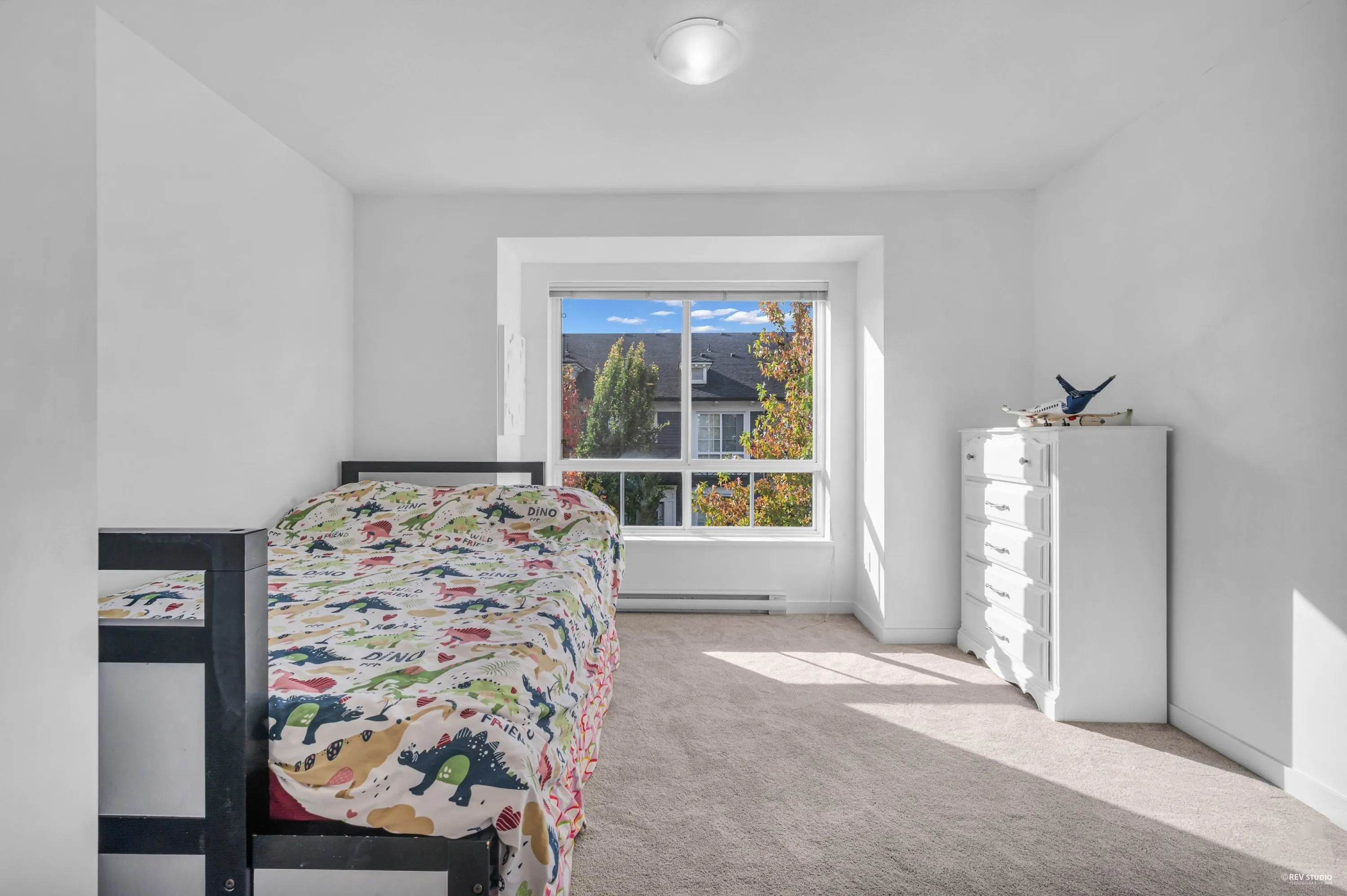 64 2423 Avon Place