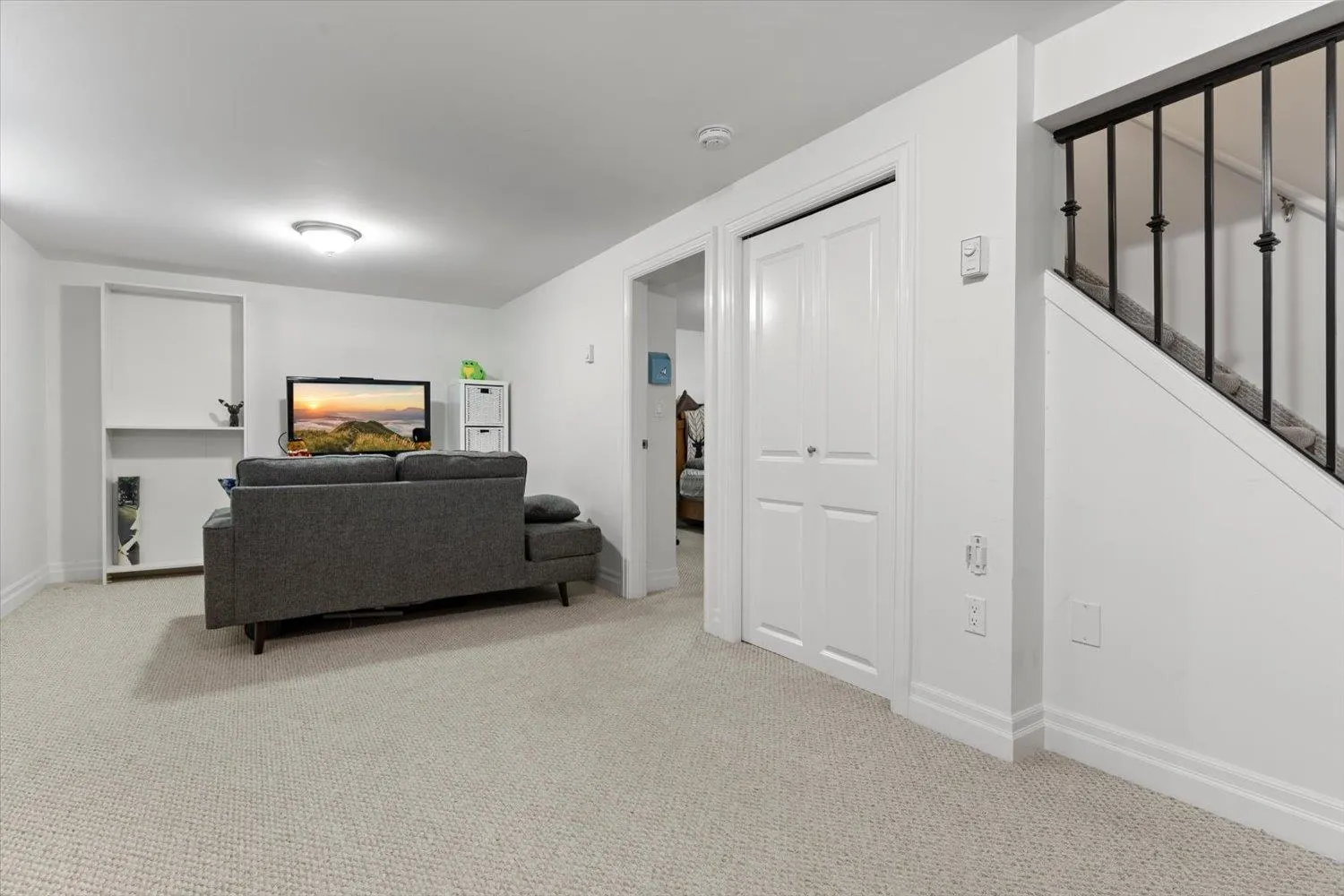 36 5960 Cowichan Street