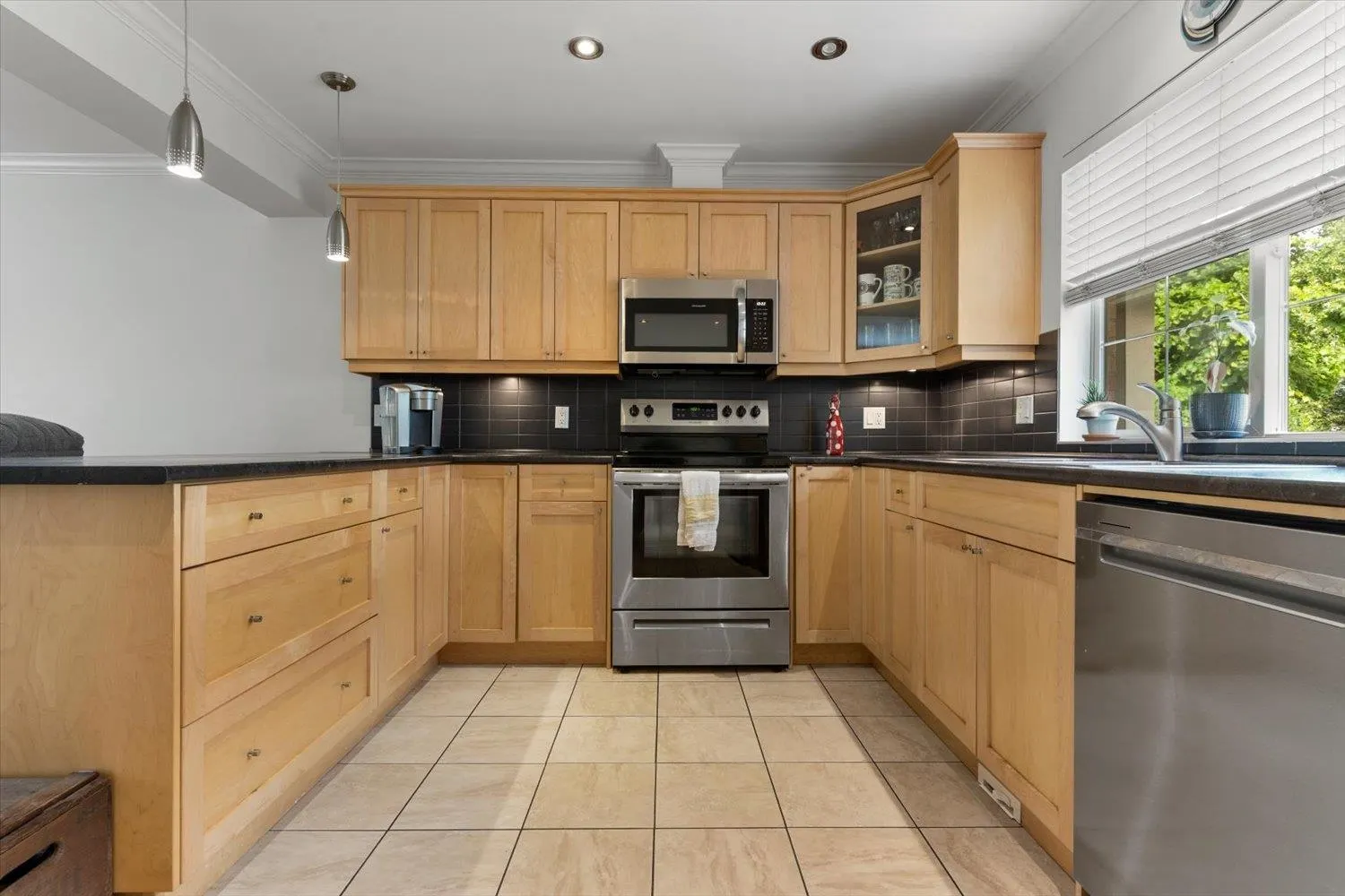 36 5960 Cowichan Street