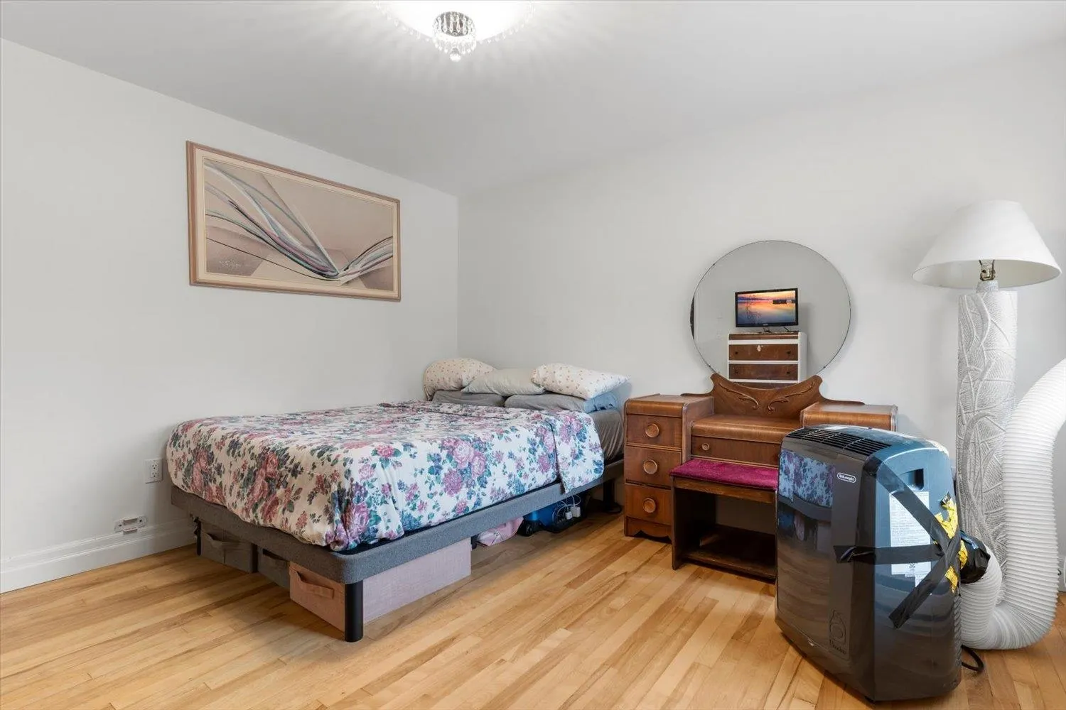 36 5960 Cowichan Street
