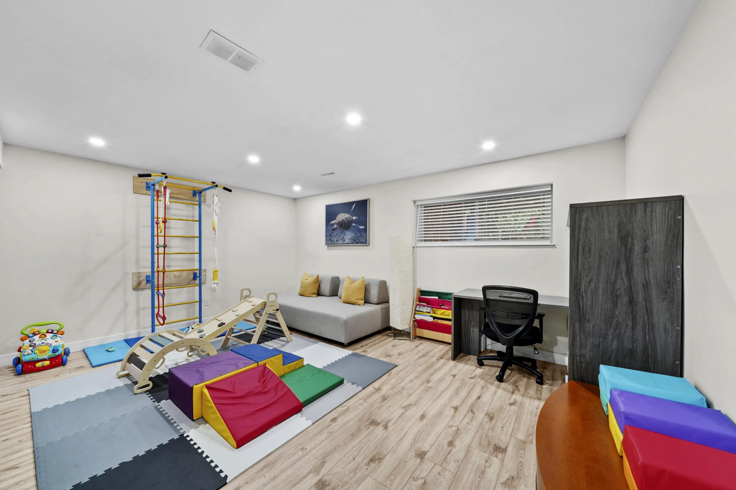 1184 Parkland Drive
