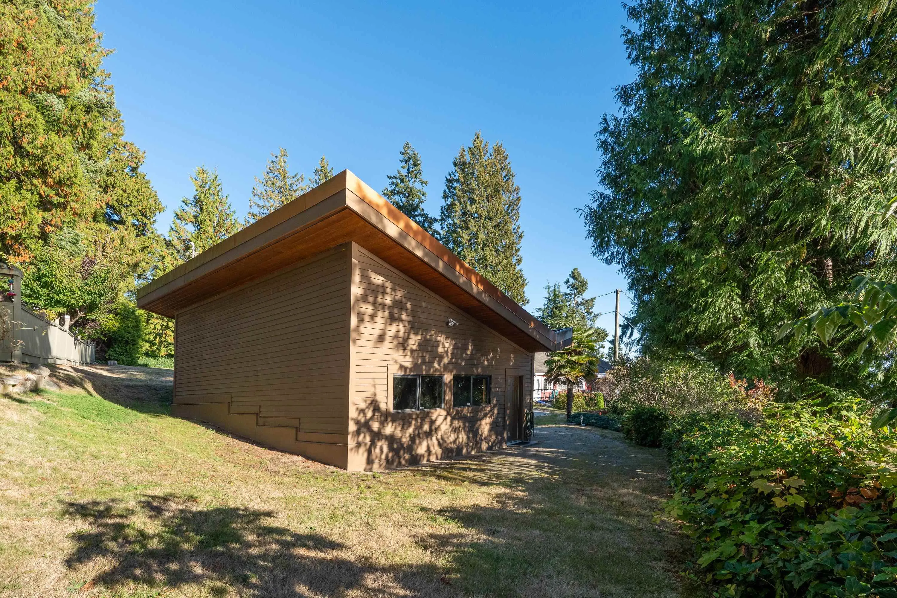 4893 Sunshine Coast Highway