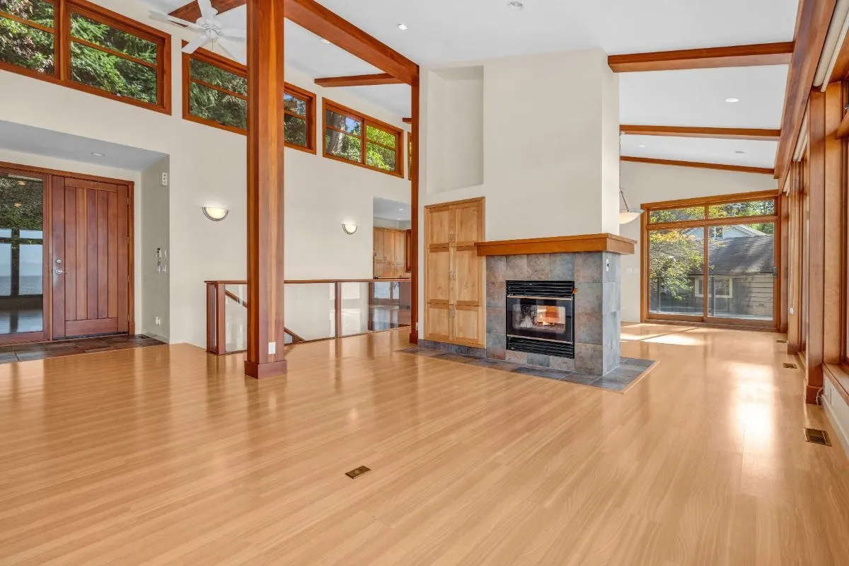 4893 Sunshine Coast Highway