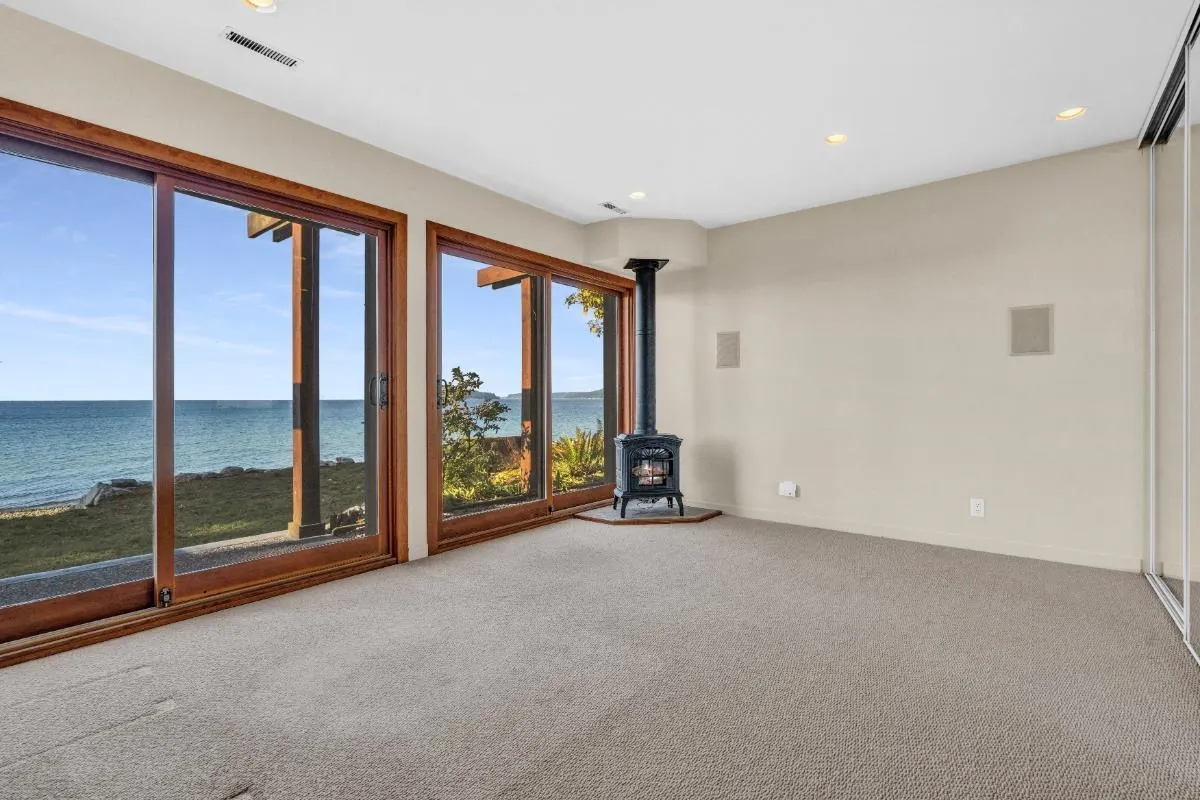 4893 Sunshine Coast Highway