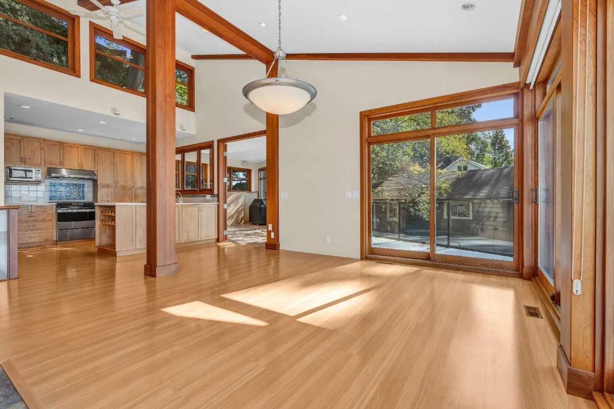 4893 Sunshine Coast Highway