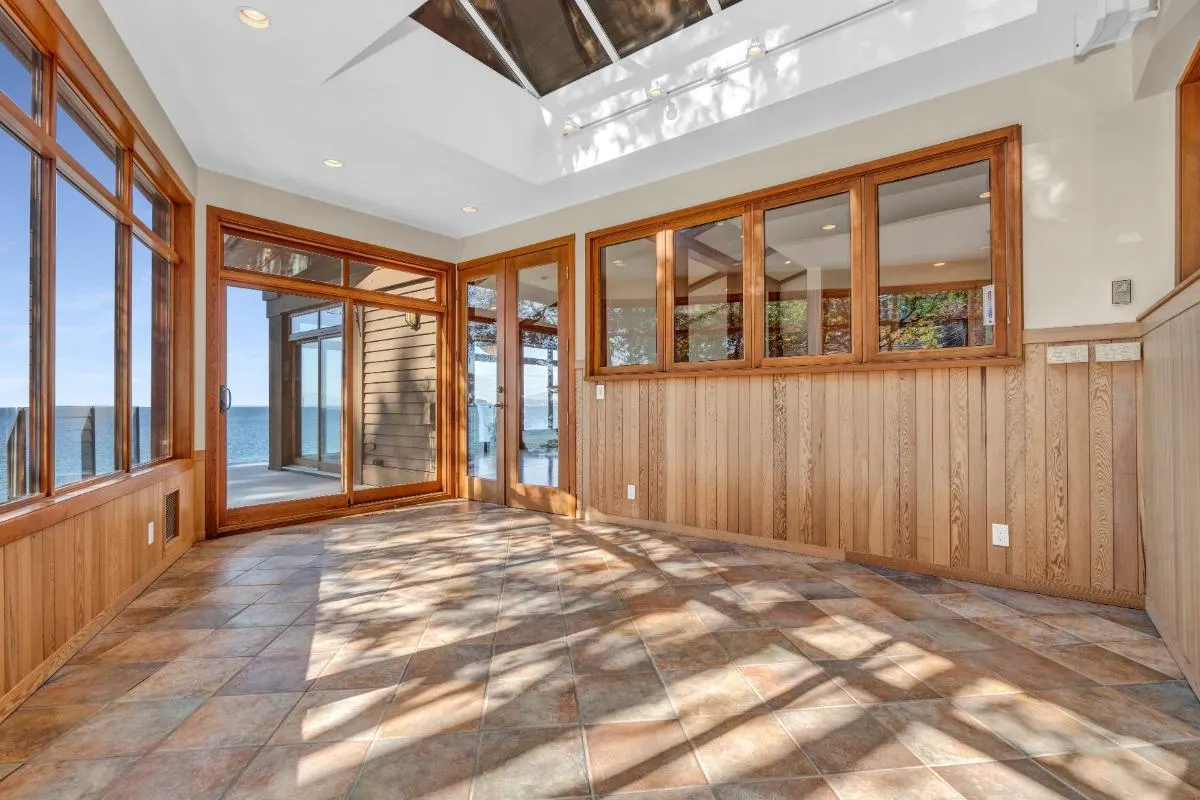 4893 Sunshine Coast Highway