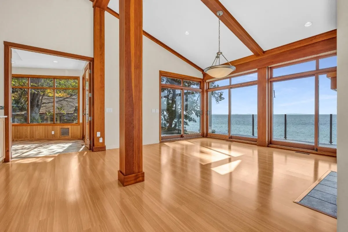 4893 Sunshine Coast Highway