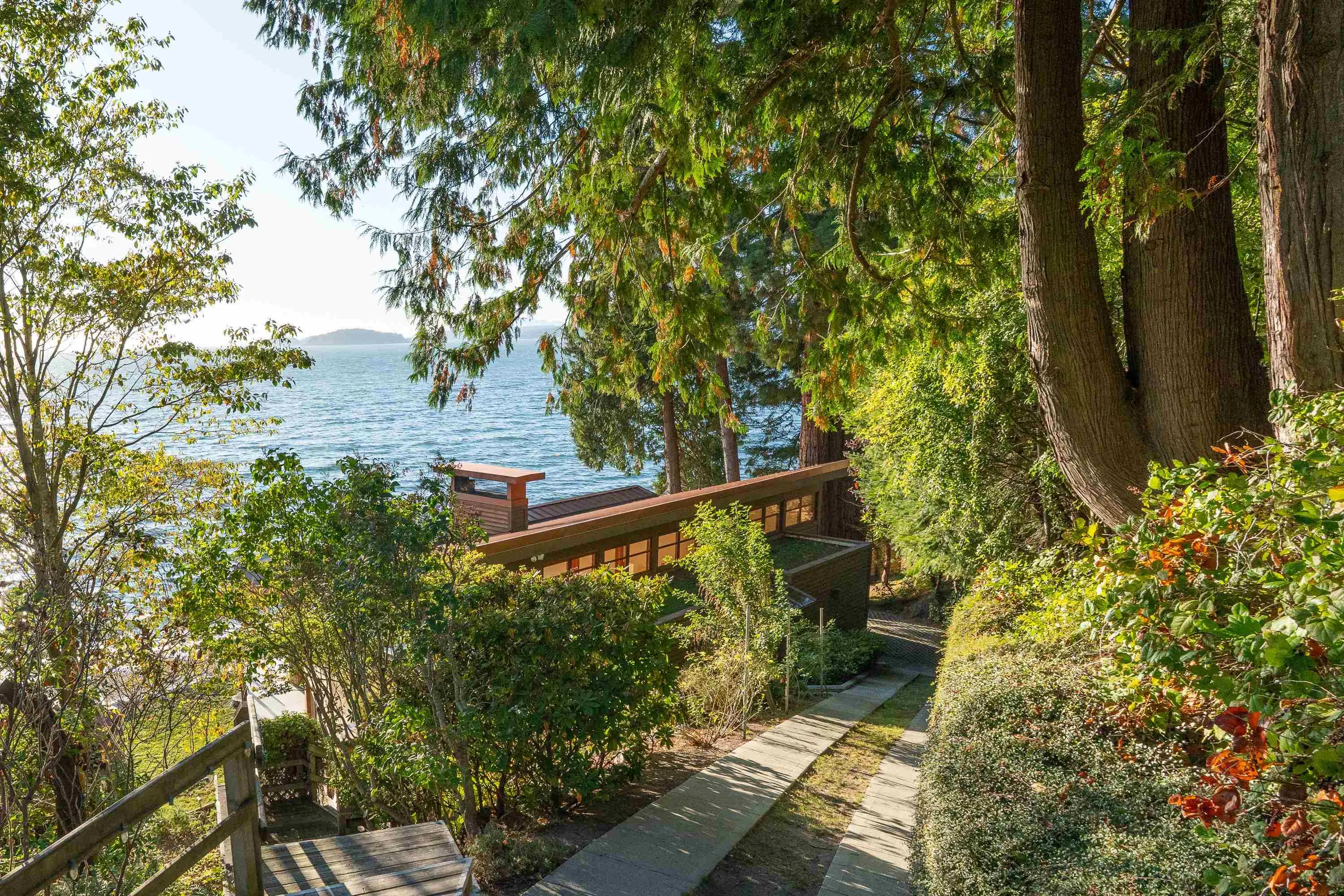 4893 Sunshine Coast Highway