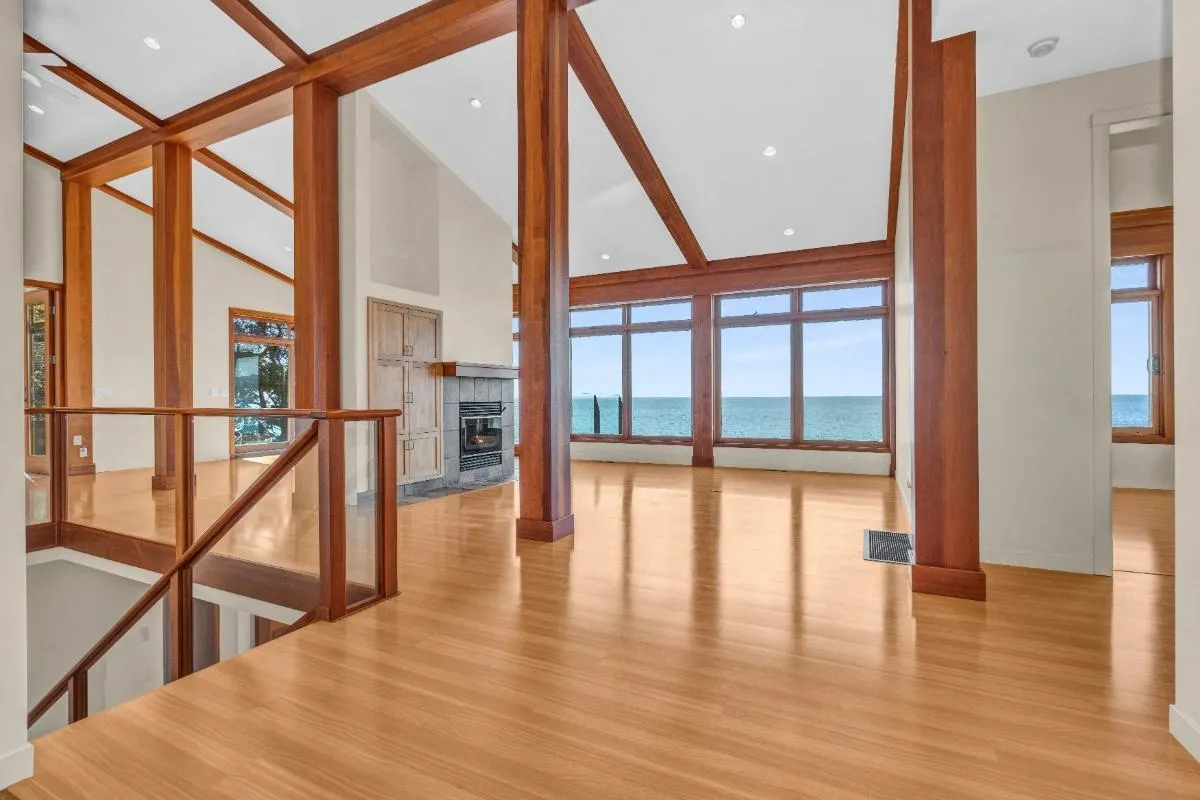 4893 Sunshine Coast Highway