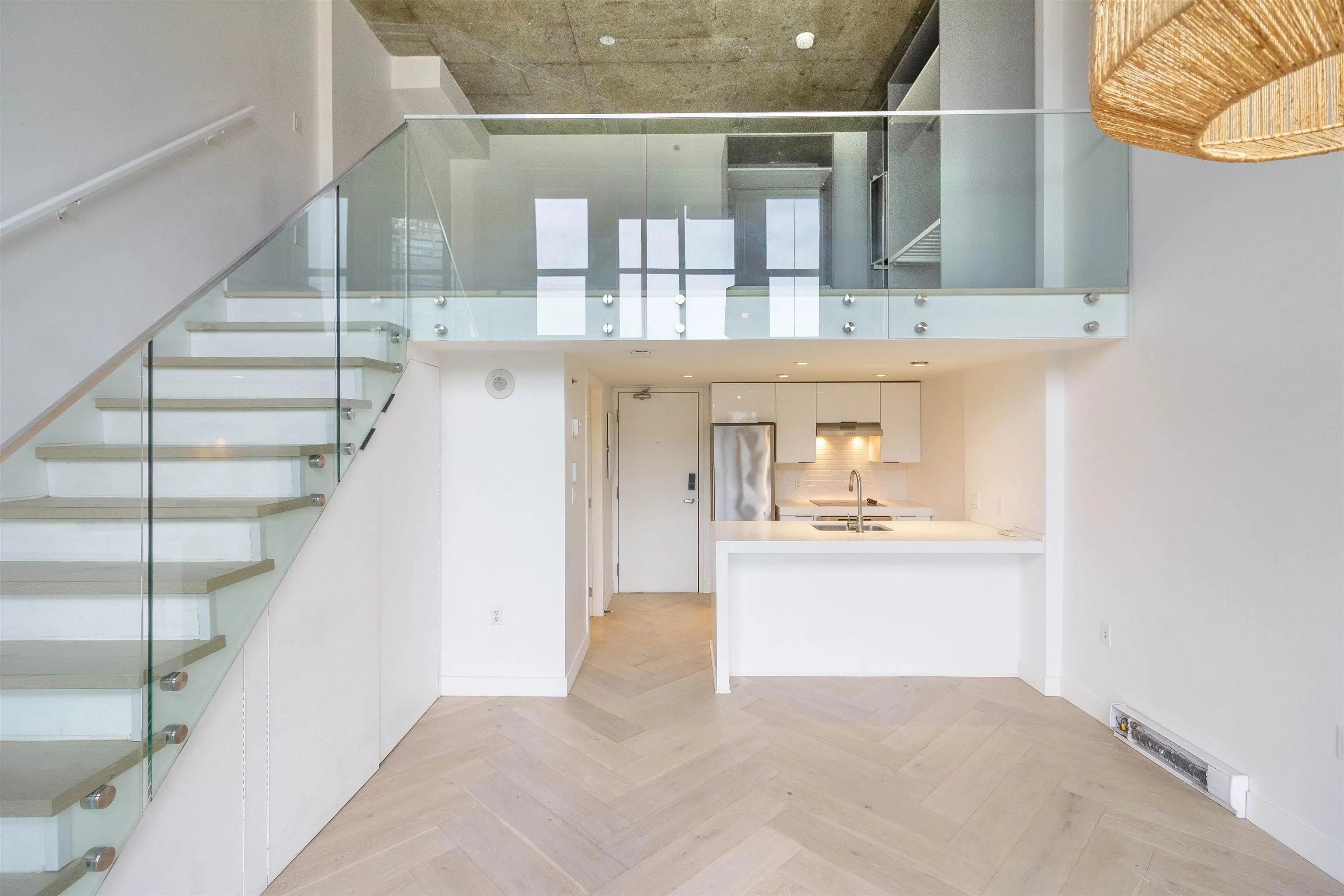 602 22 E Cordova Street