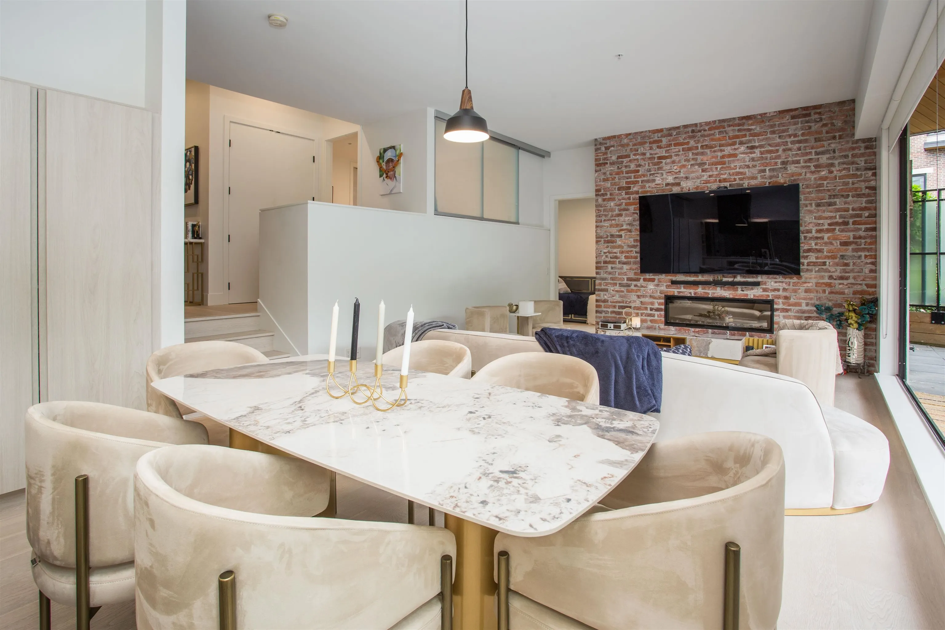 106 300 Salter Street