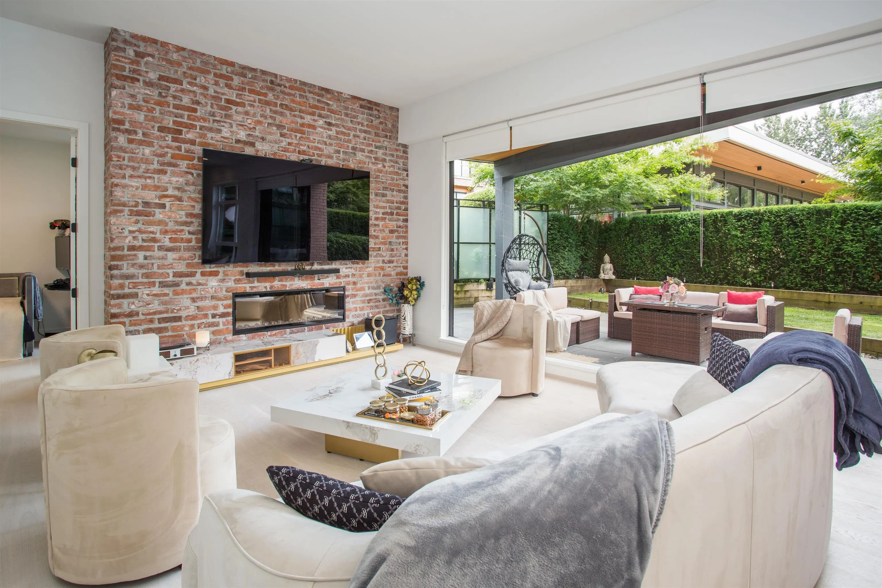 106 300 Salter Street