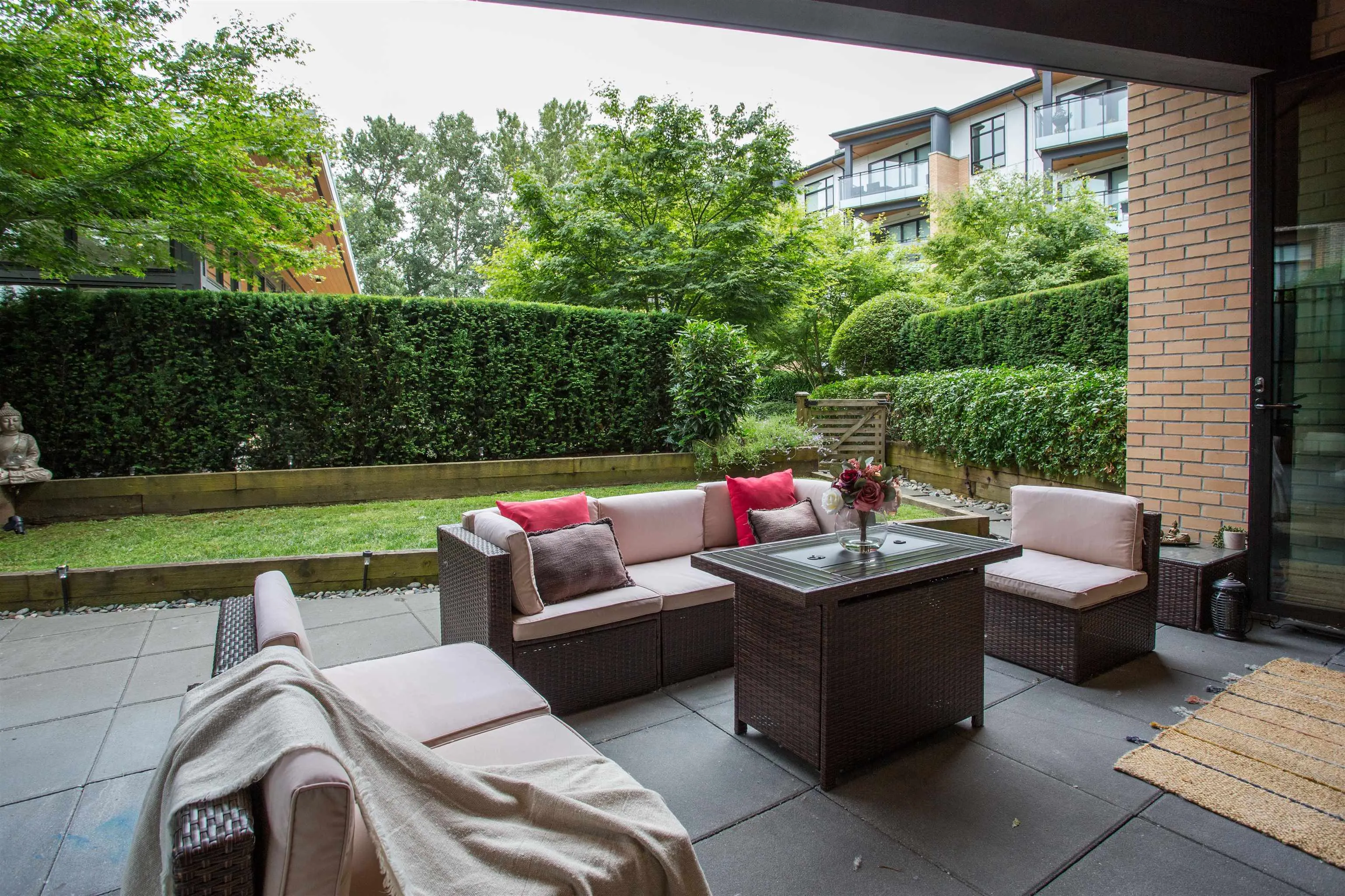 106 300 Salter Street