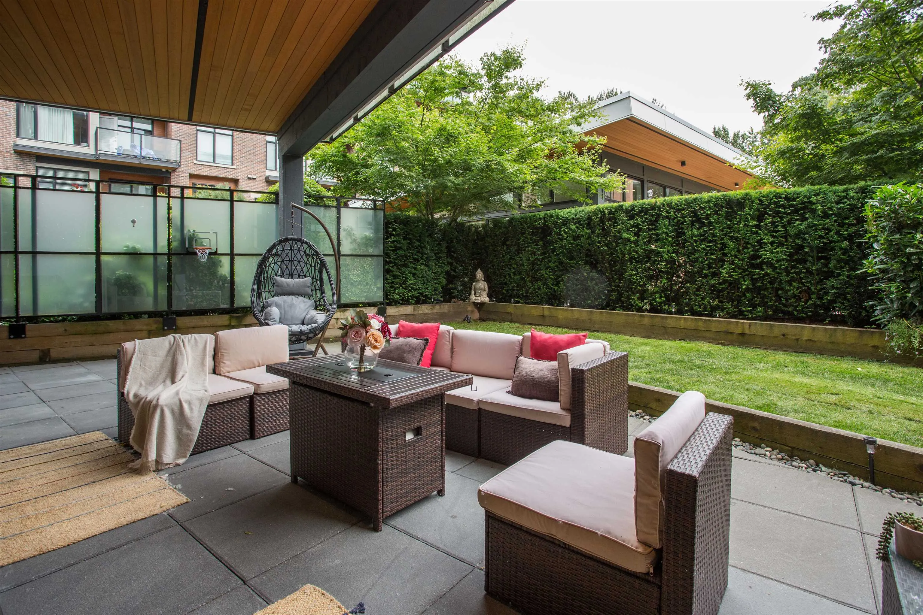 106 300 Salter Street