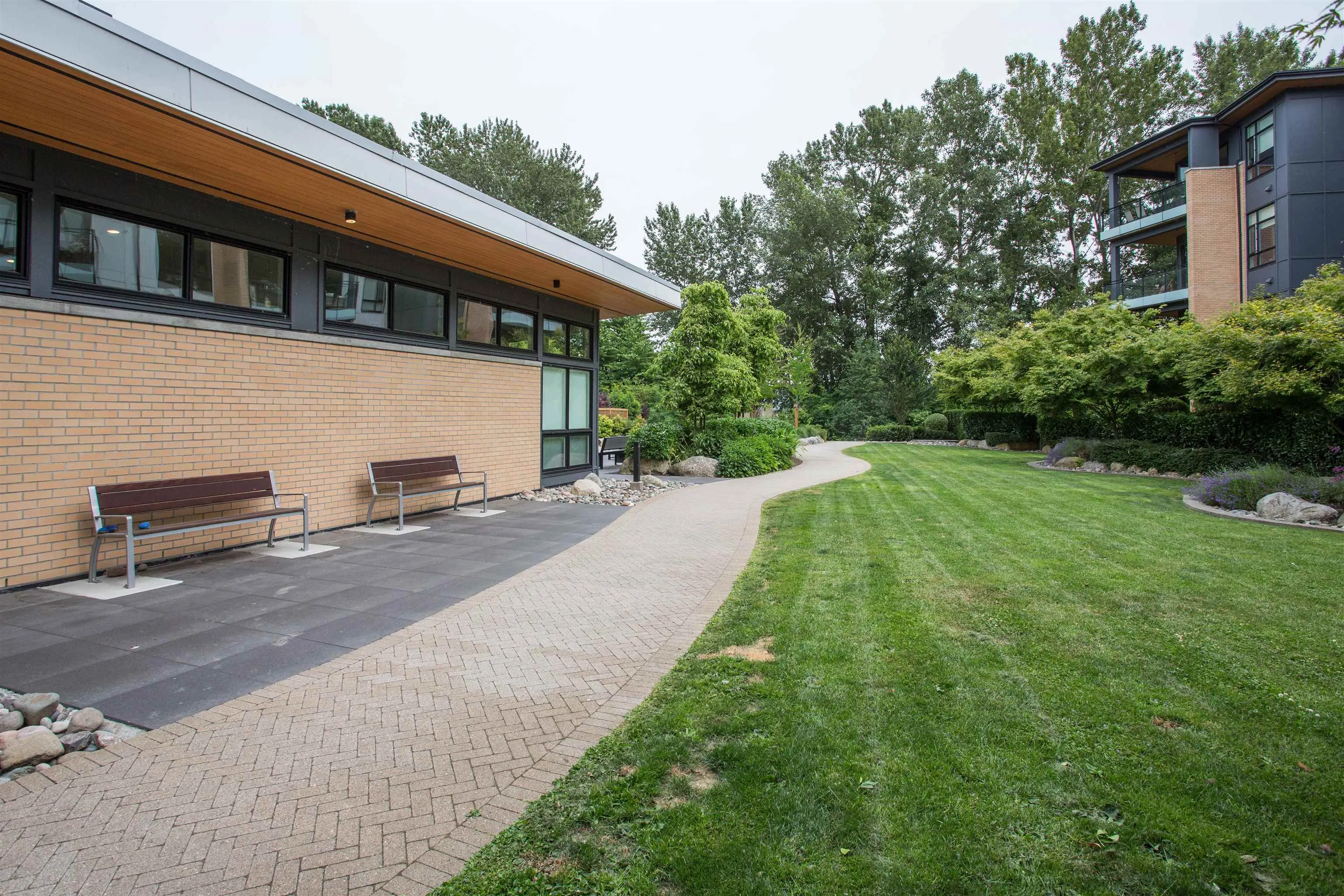 106 300 Salter Street