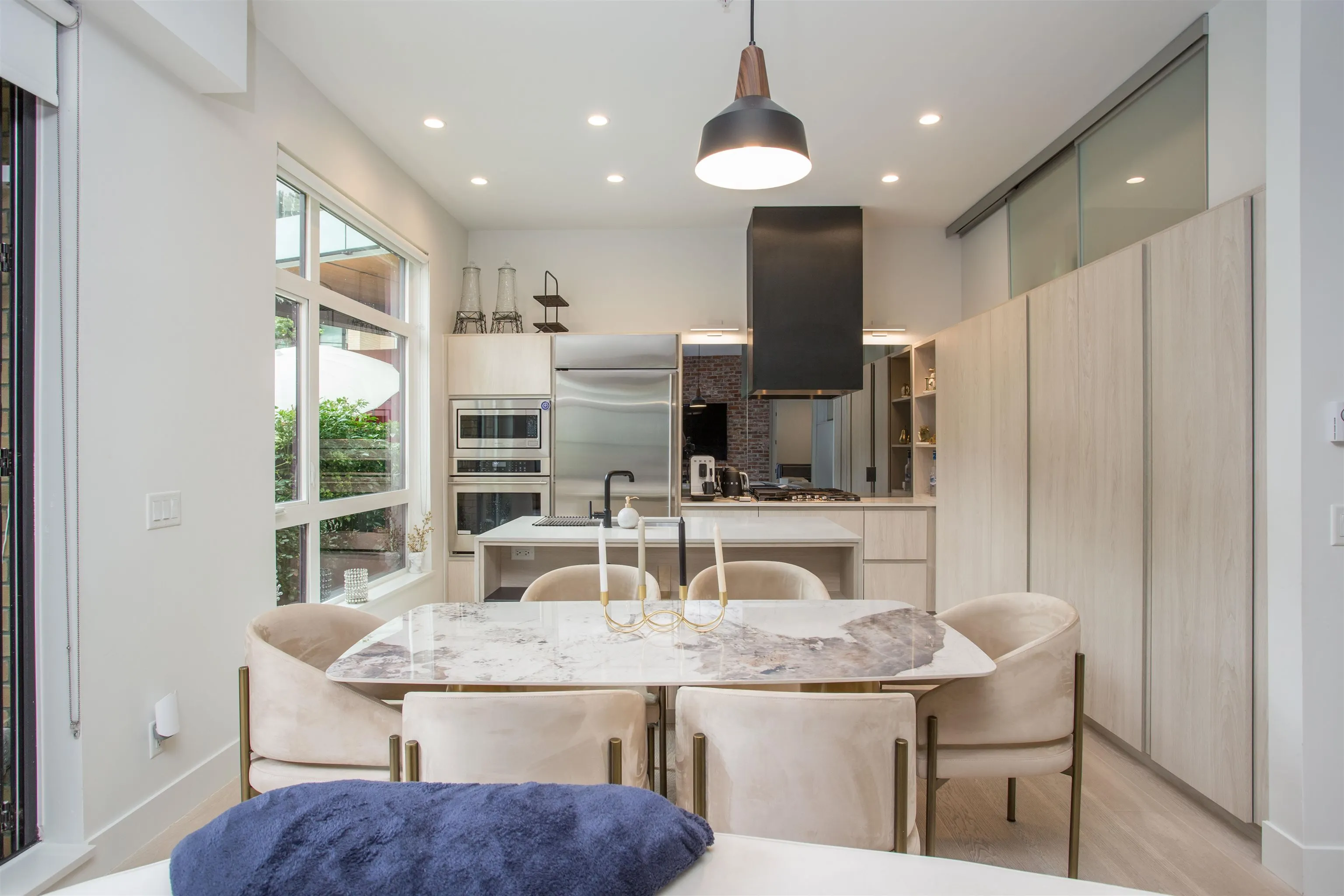 106 300 Salter Street