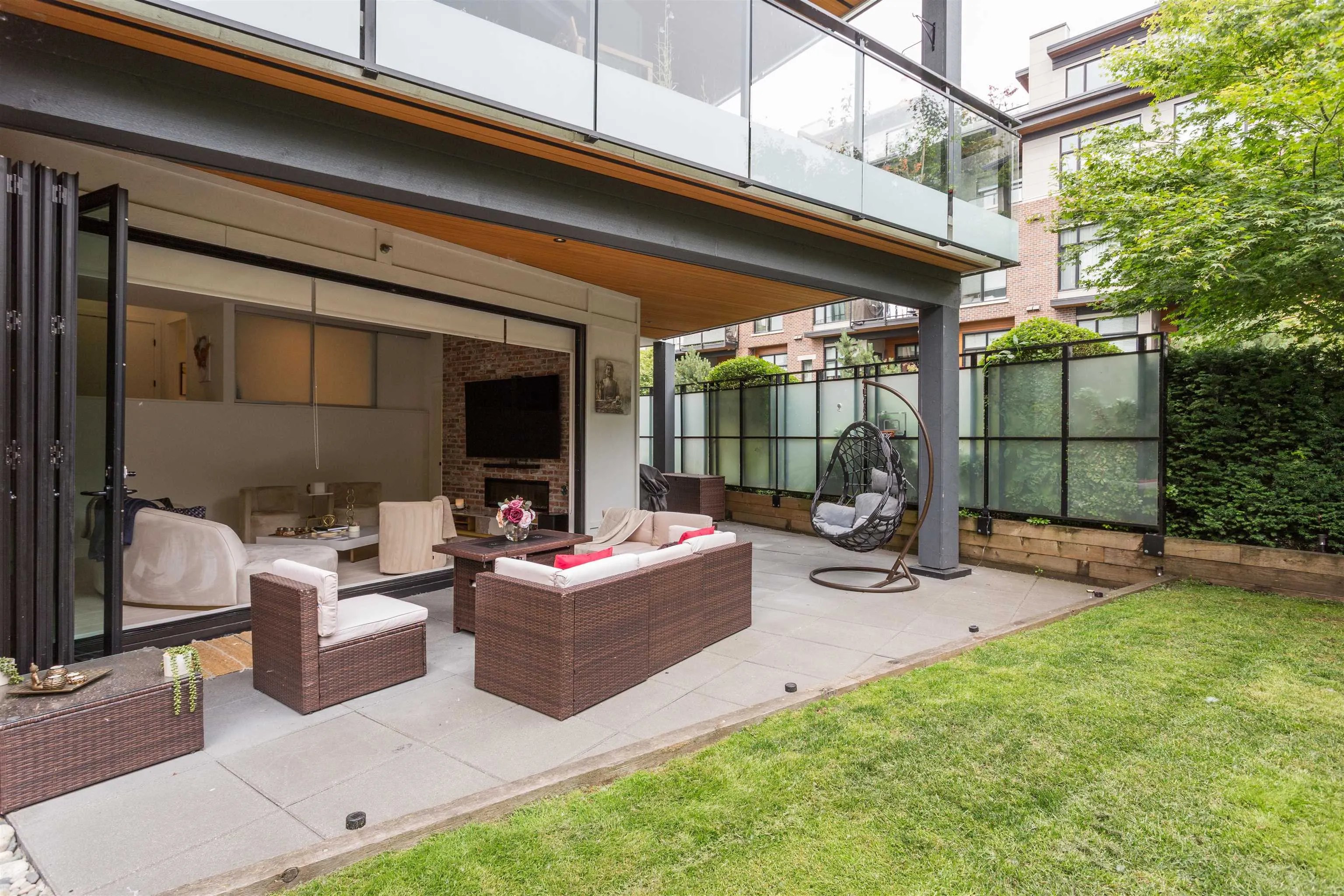 106 300 Salter Street