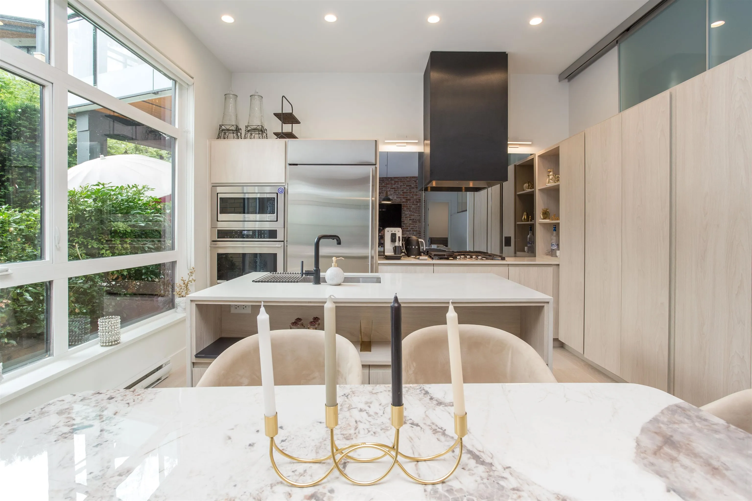 106 300 Salter Street