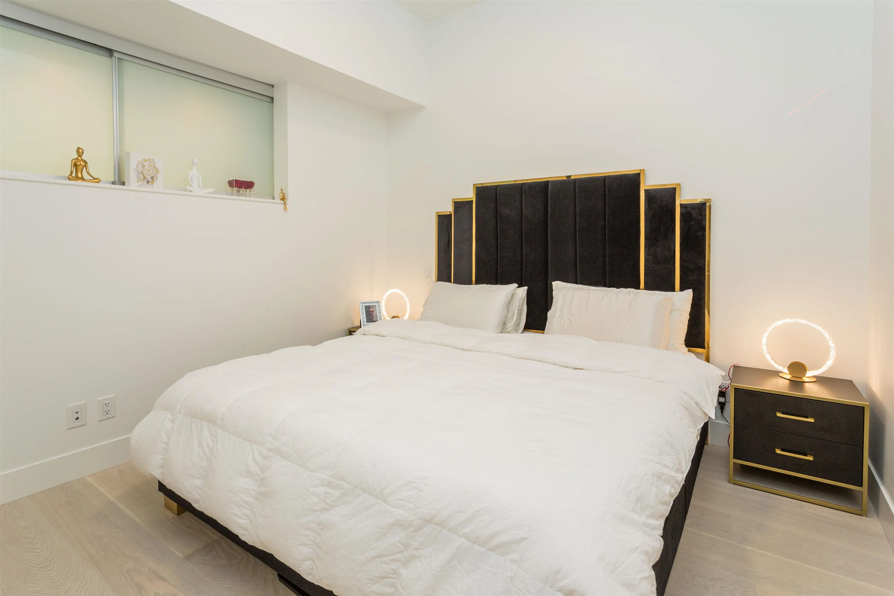 106 300 Salter Street