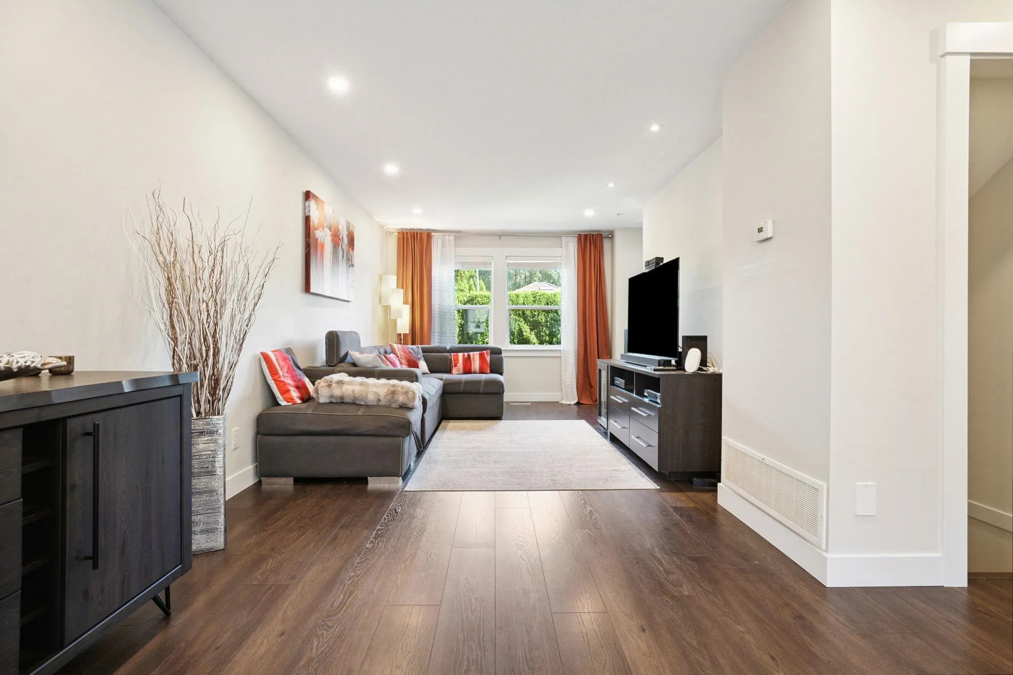 34 1260 Riverside Drive