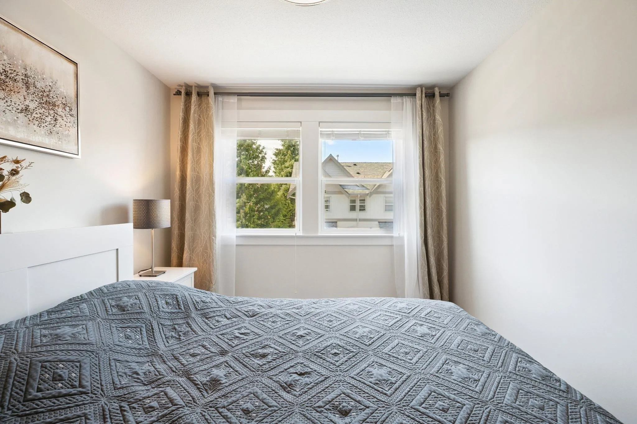 34 1260 Riverside Drive