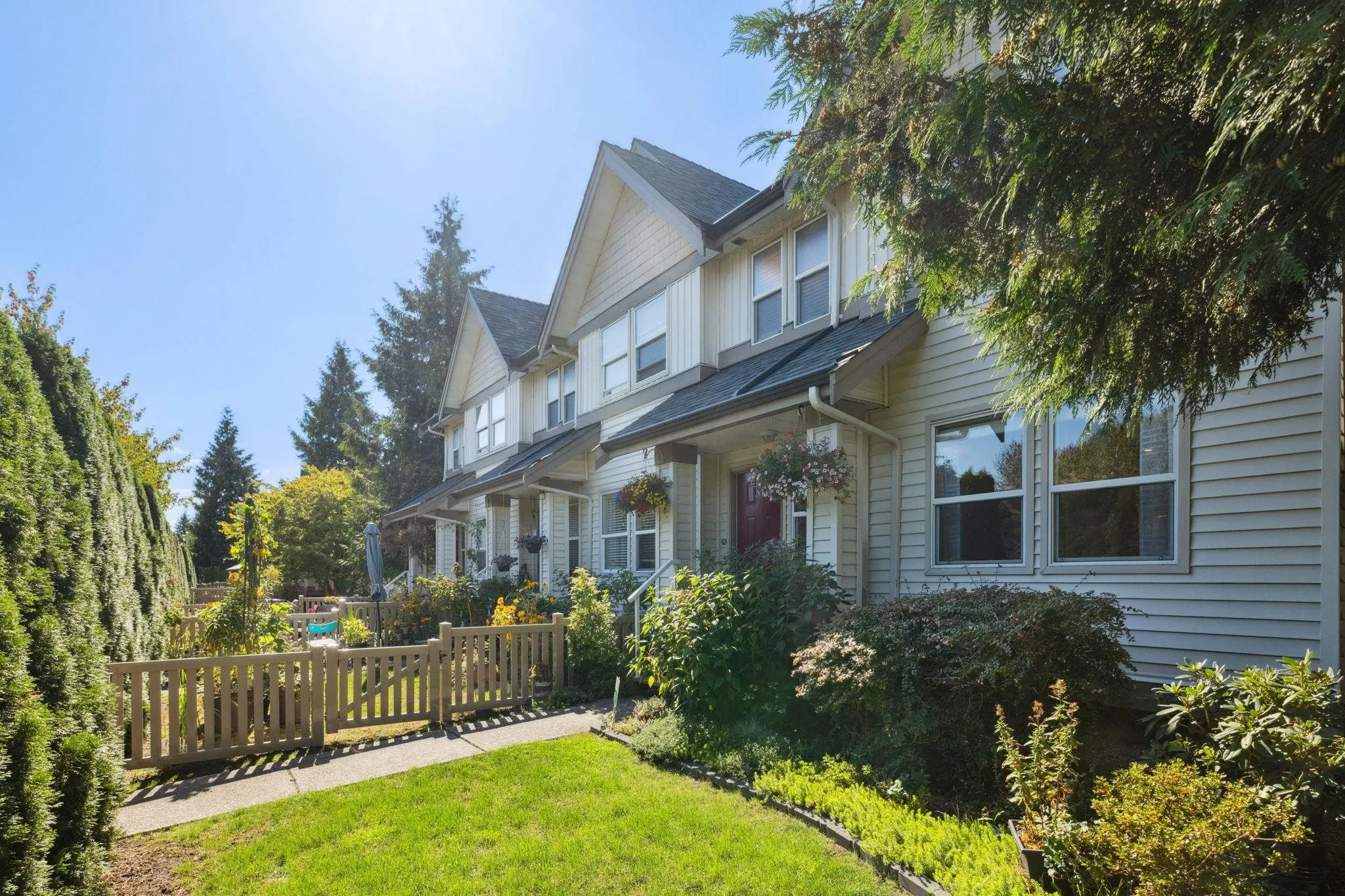 34 1260 Riverside Drive