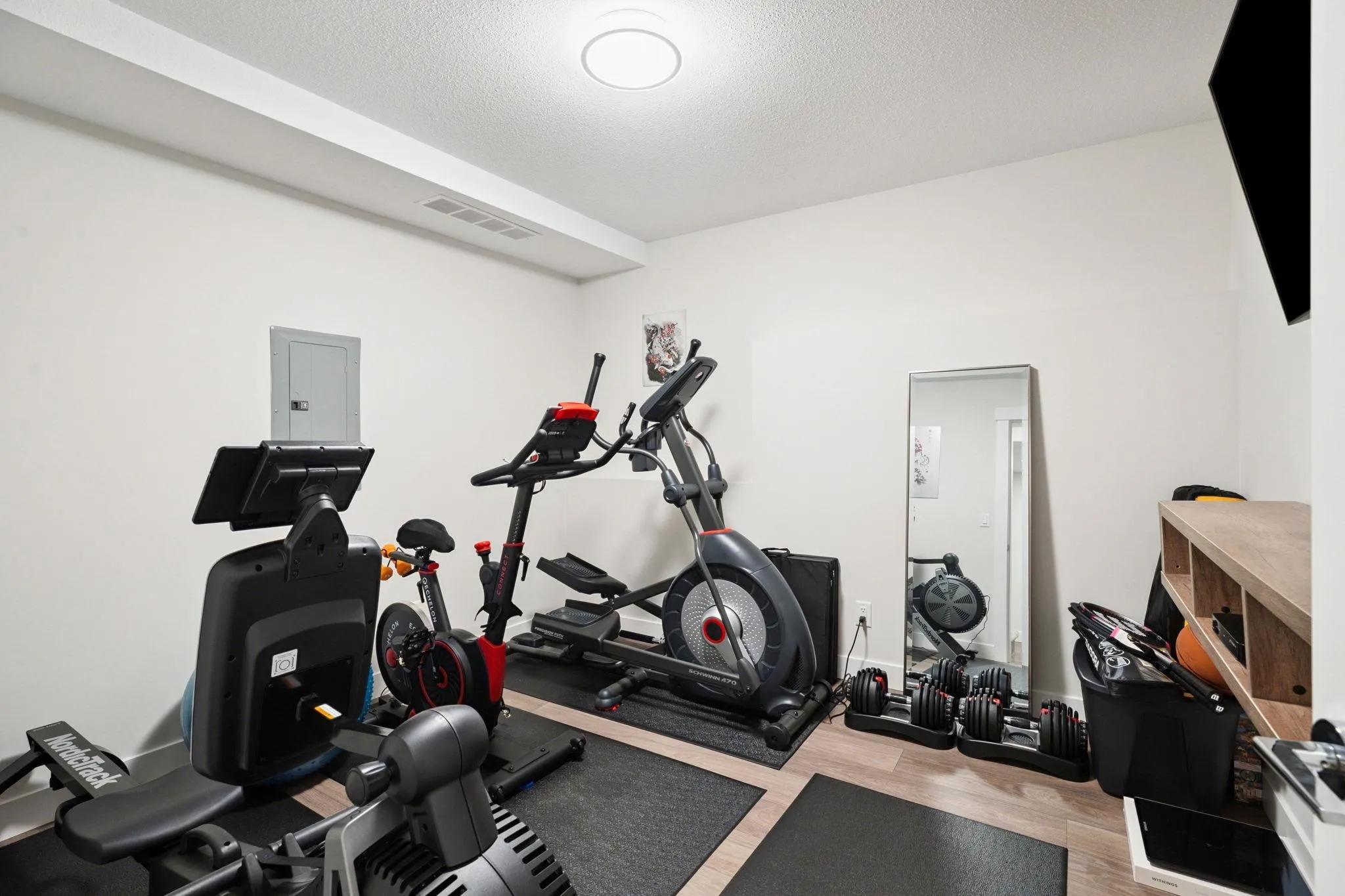 34 1260 Riverside Drive