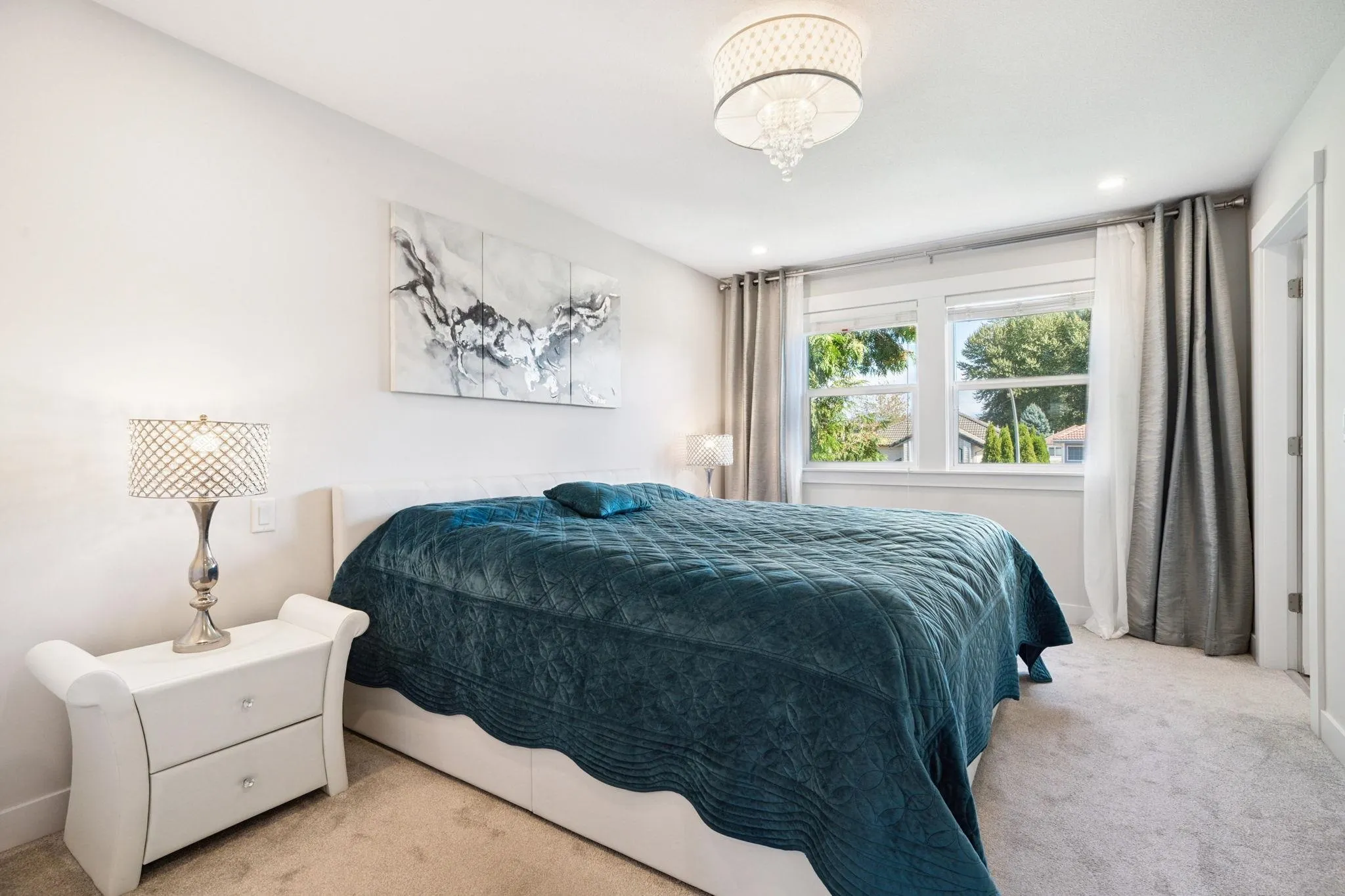 34 1260 Riverside Drive