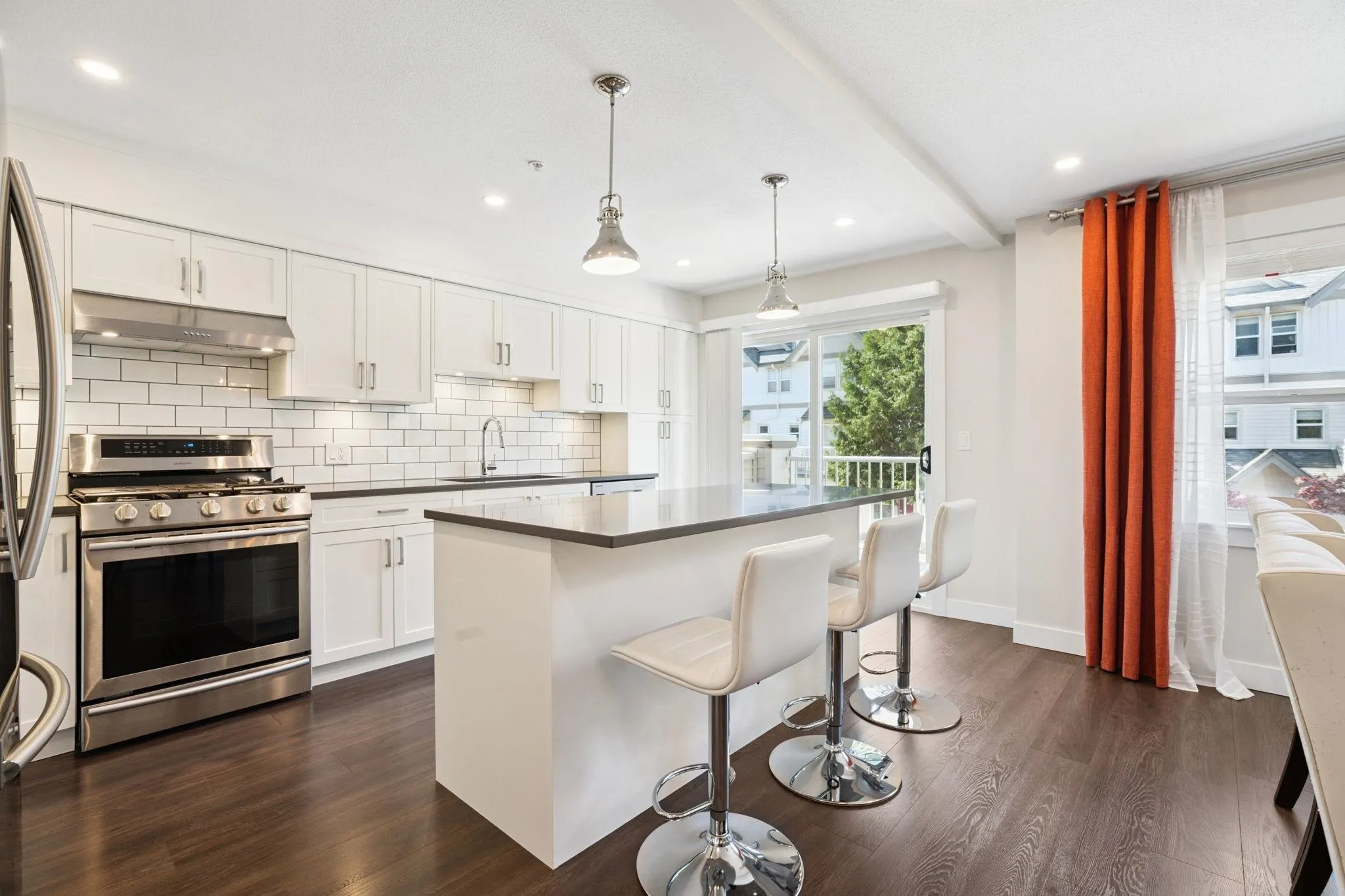 34 1260 Riverside Drive