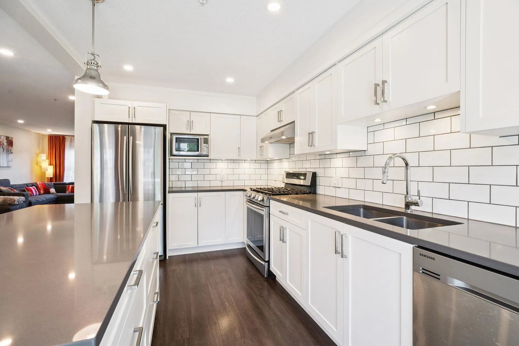 34 1260 Riverside Drive