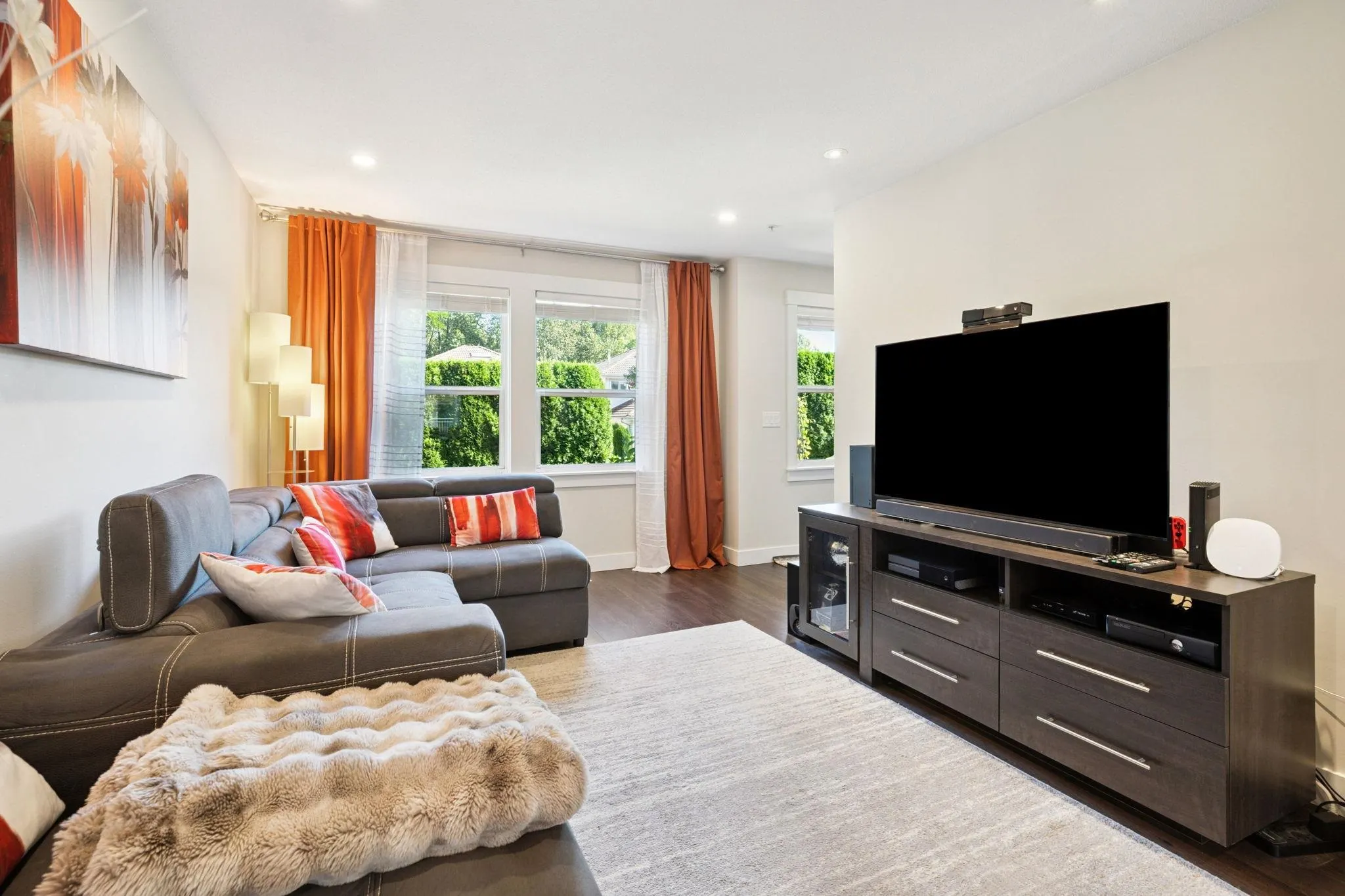 34 1260 Riverside Drive