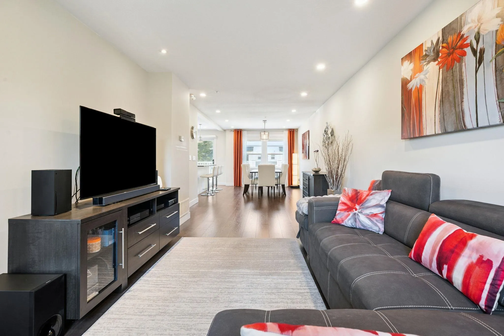 34 1260 Riverside Drive