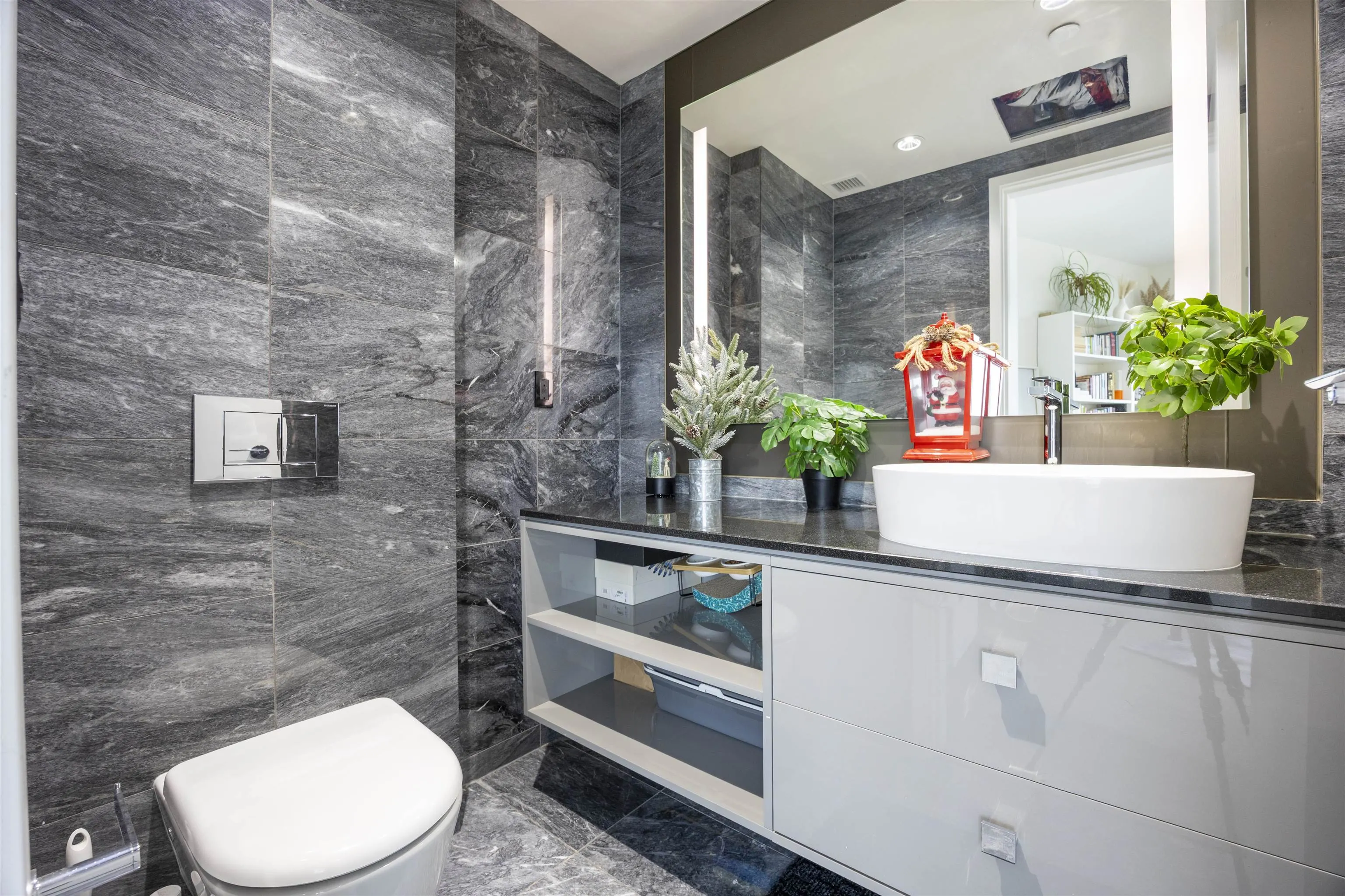 4205 1151 W Georgia Street