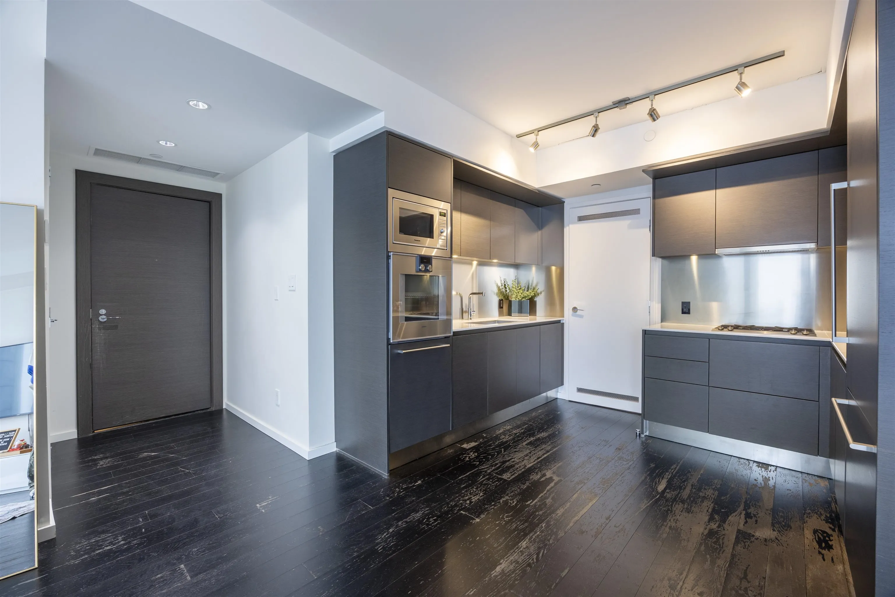 4205 1151 W Georgia Street