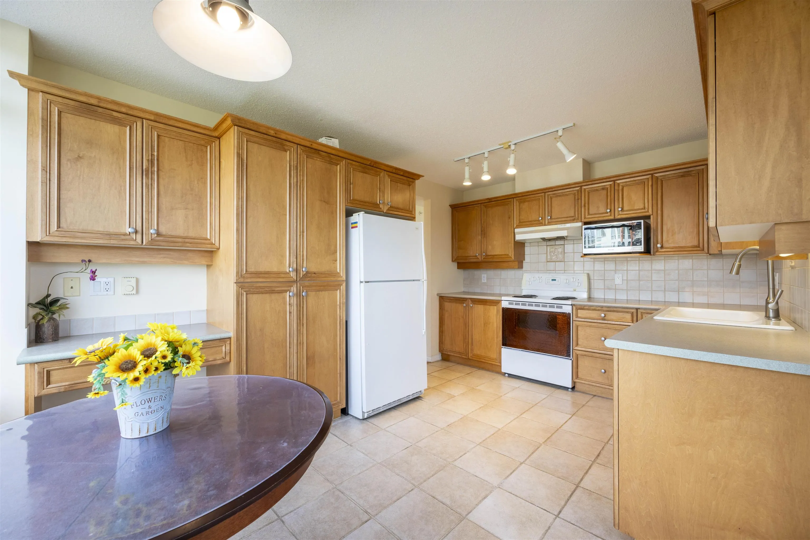 1001 5639 Hampton Place
