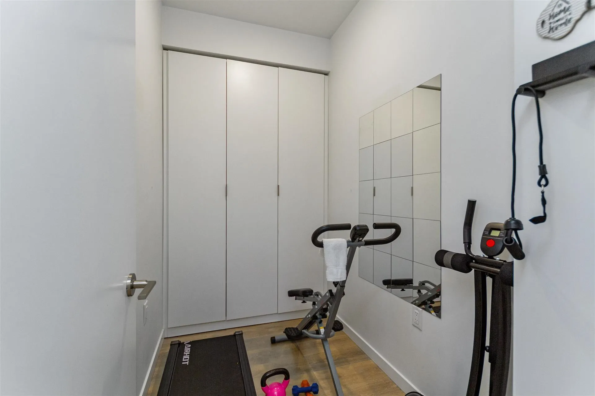 519 725 Marine Drive
