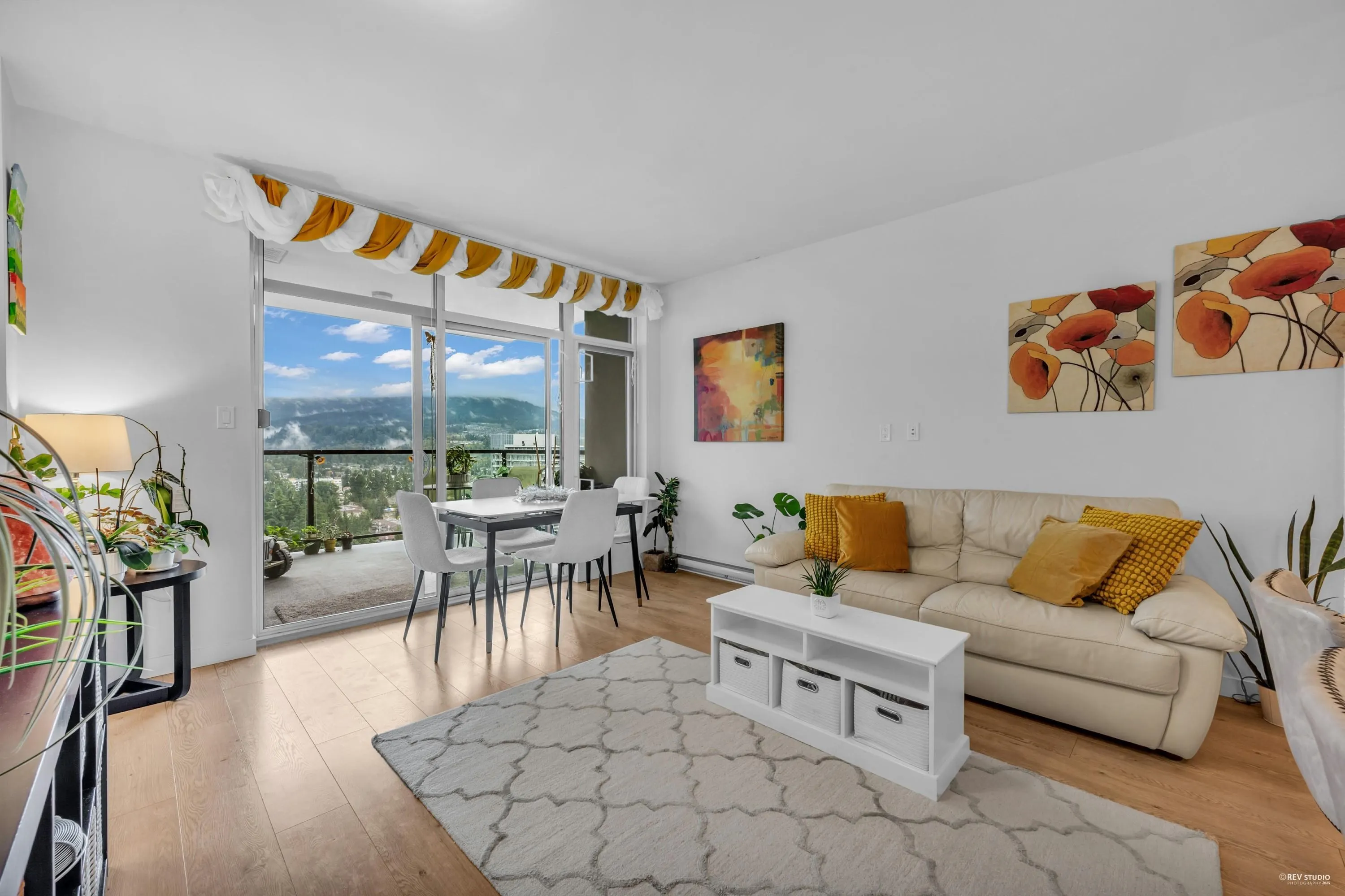 3201 3080 Lincoln Avenue