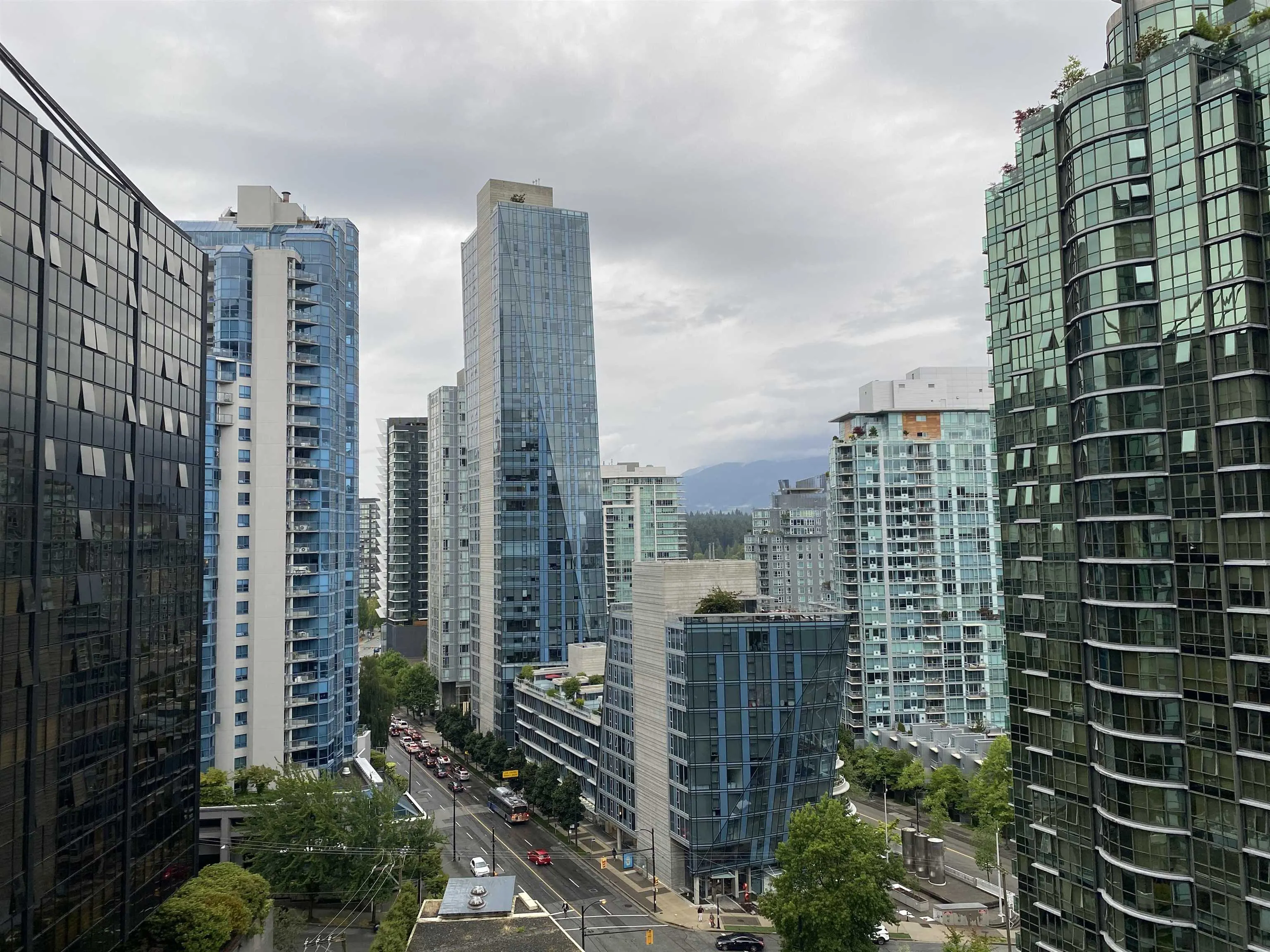 1803 1328 W Pender Street