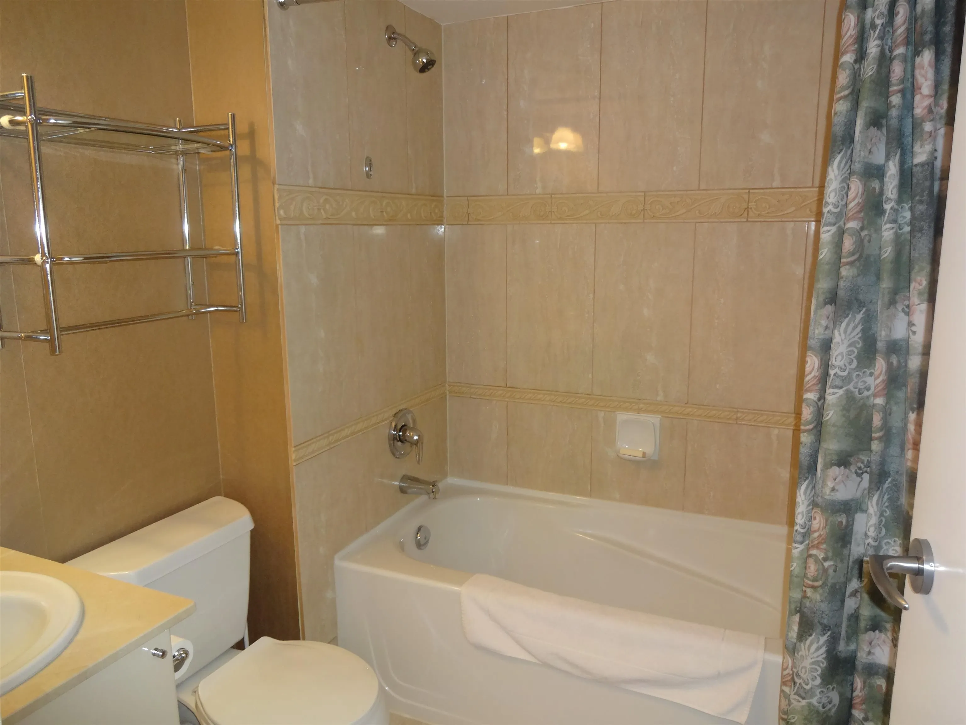 1803 1328 W Pender Street