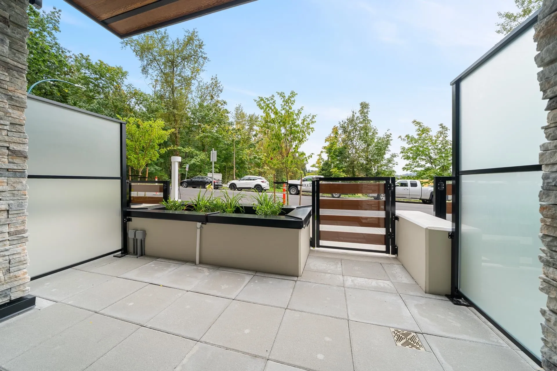 111 150 James Road