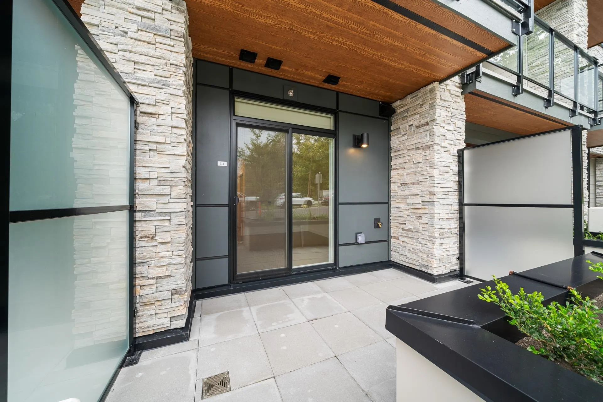 111 150 James Road