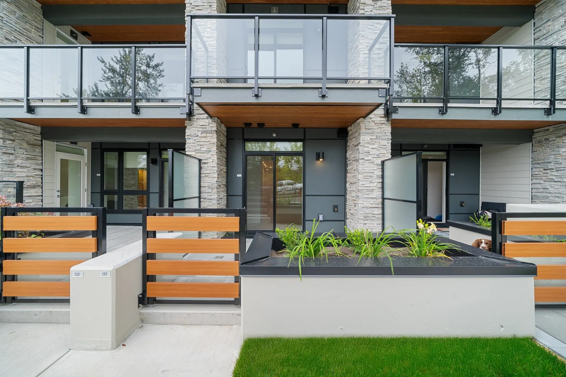 111 150 James Road