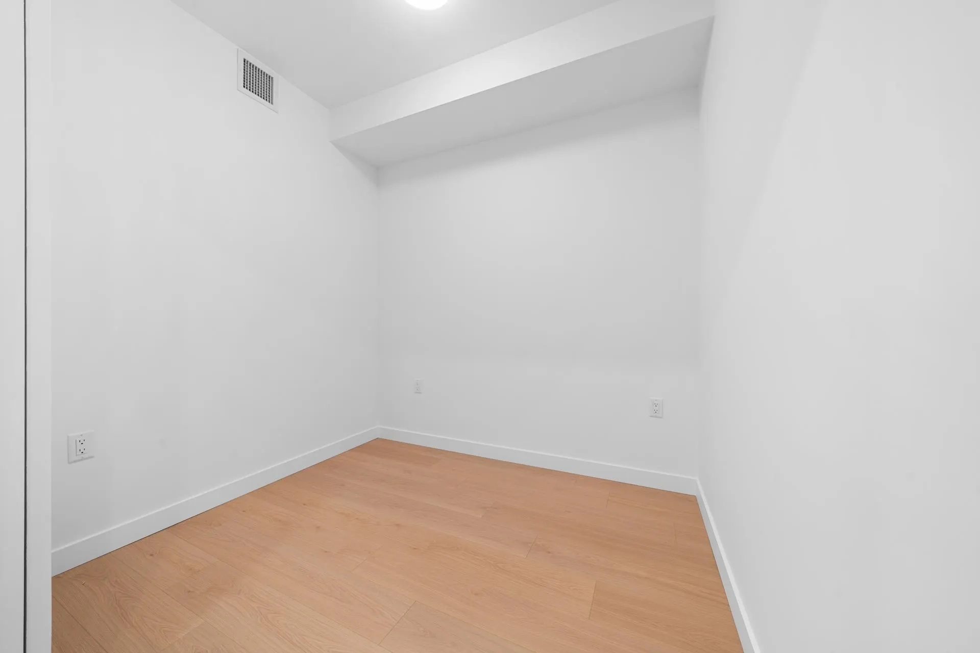 111 150 James Road