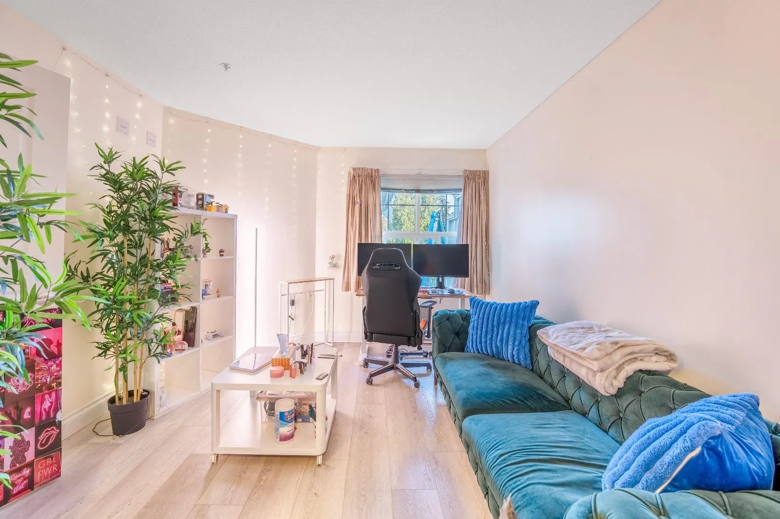 416 960 Lynn Valley Road